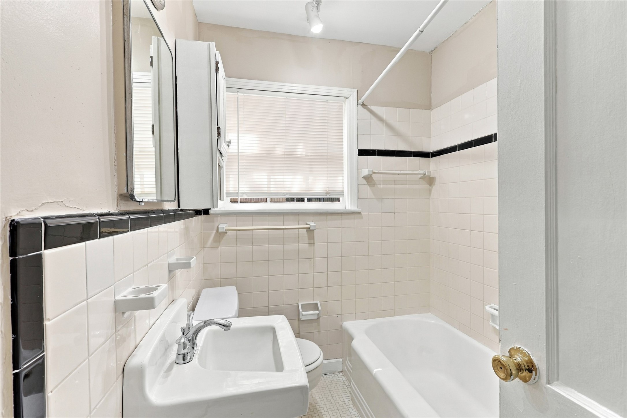 4505 Larch Lane A Property Photo 22