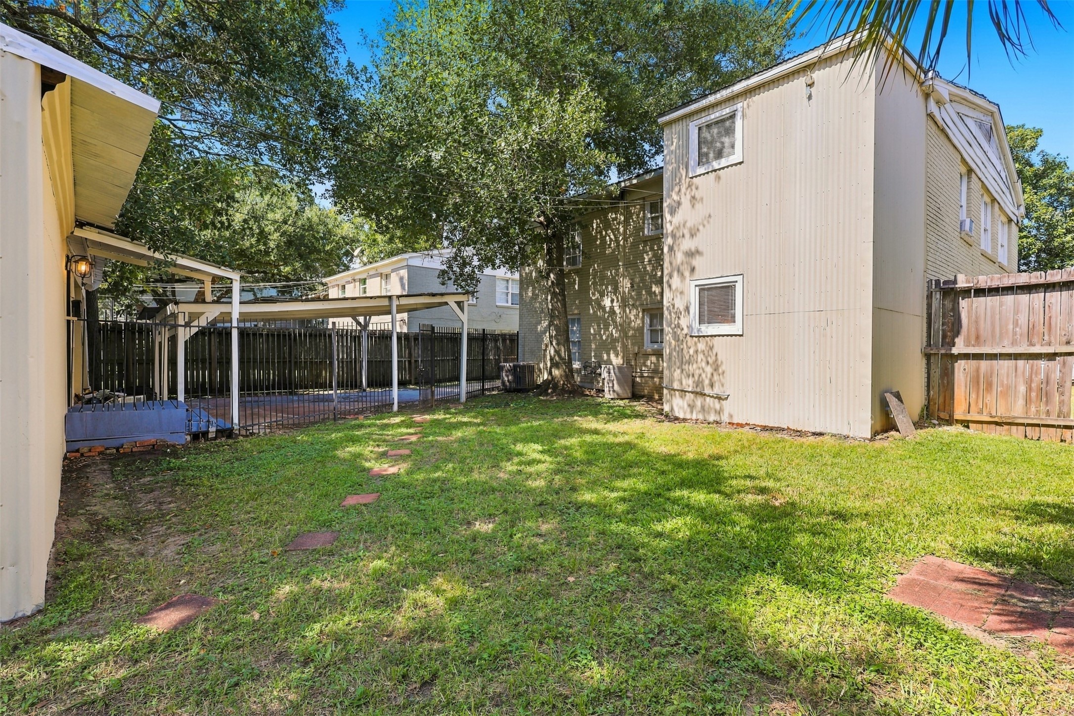 4505 Larch Lane A Property Photo 26