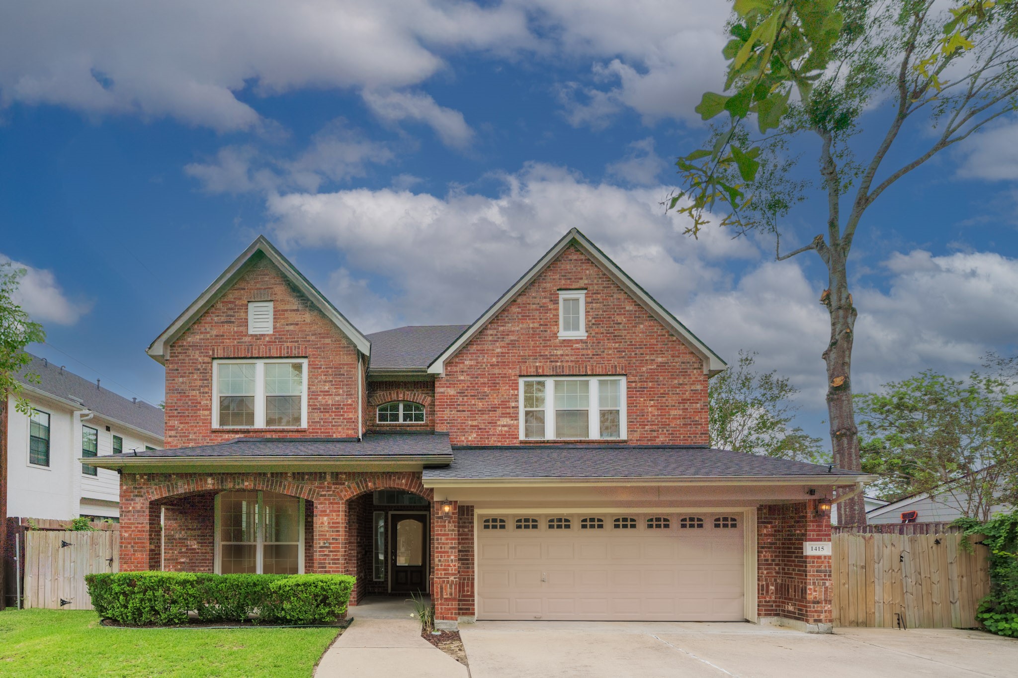 1415 Sue Barnett Drive Property Photo