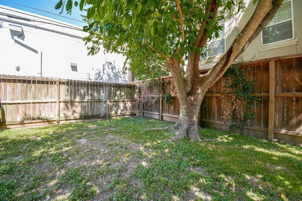 2718 Wroxton Road 3 Property Photo 7
