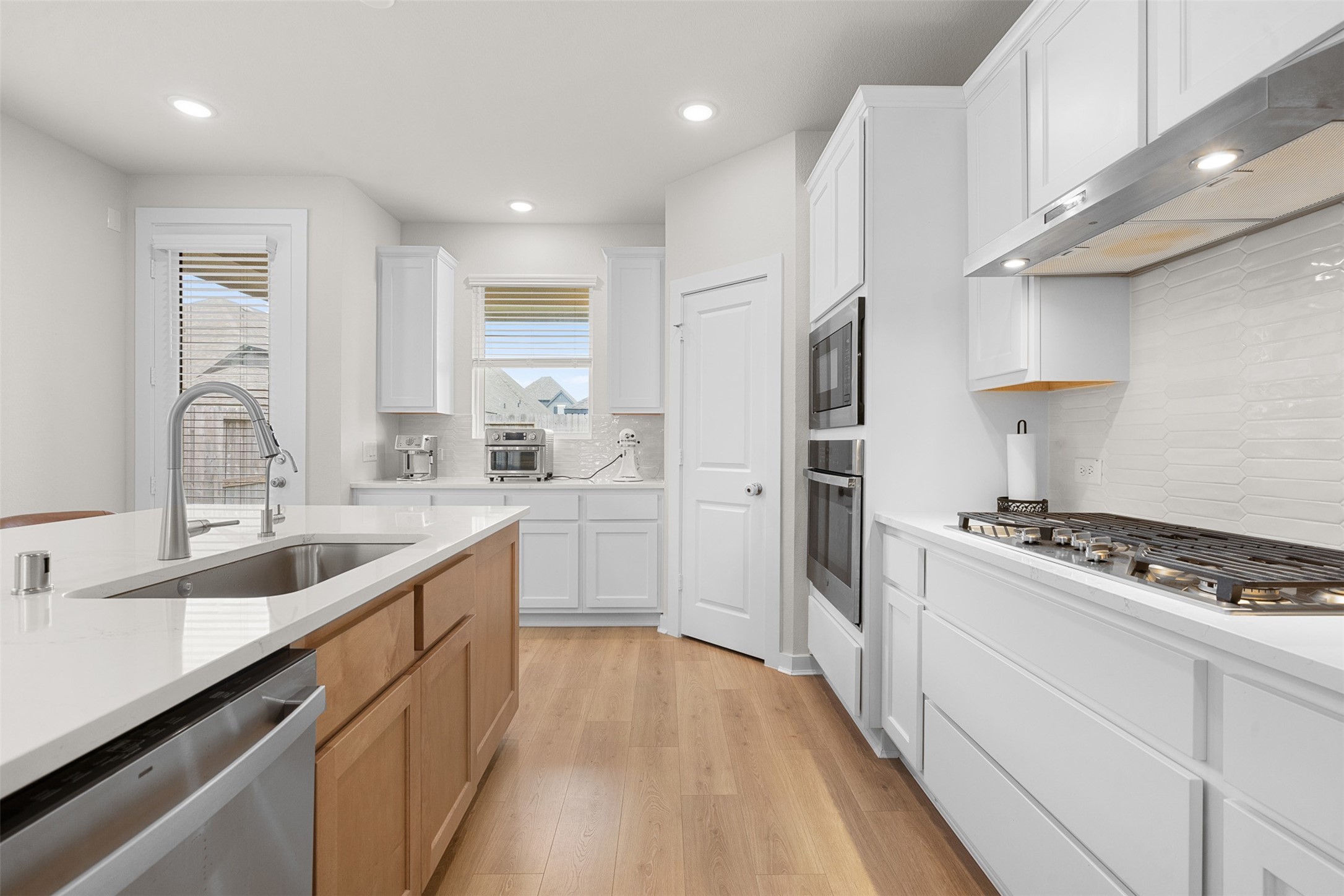 17030 Shimmer Ray Street Property Photo 13