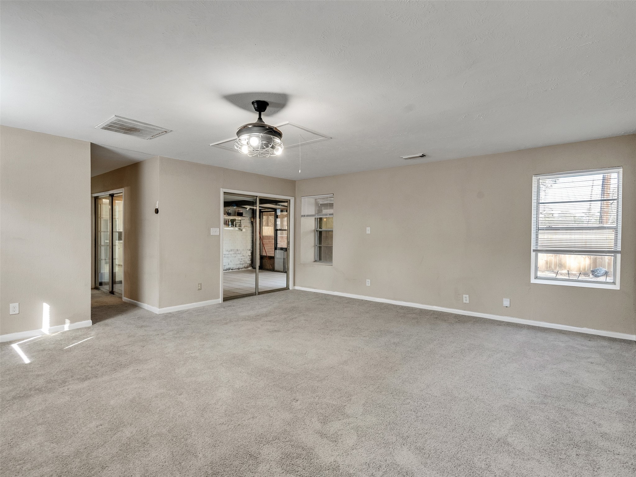 5602 Rivergate Drive Property Photo 8