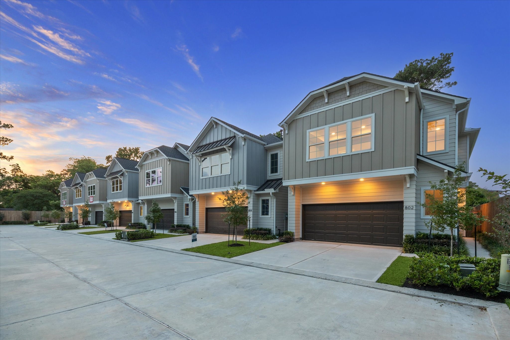 812 Glowing Dawn Drive Property Photo 1