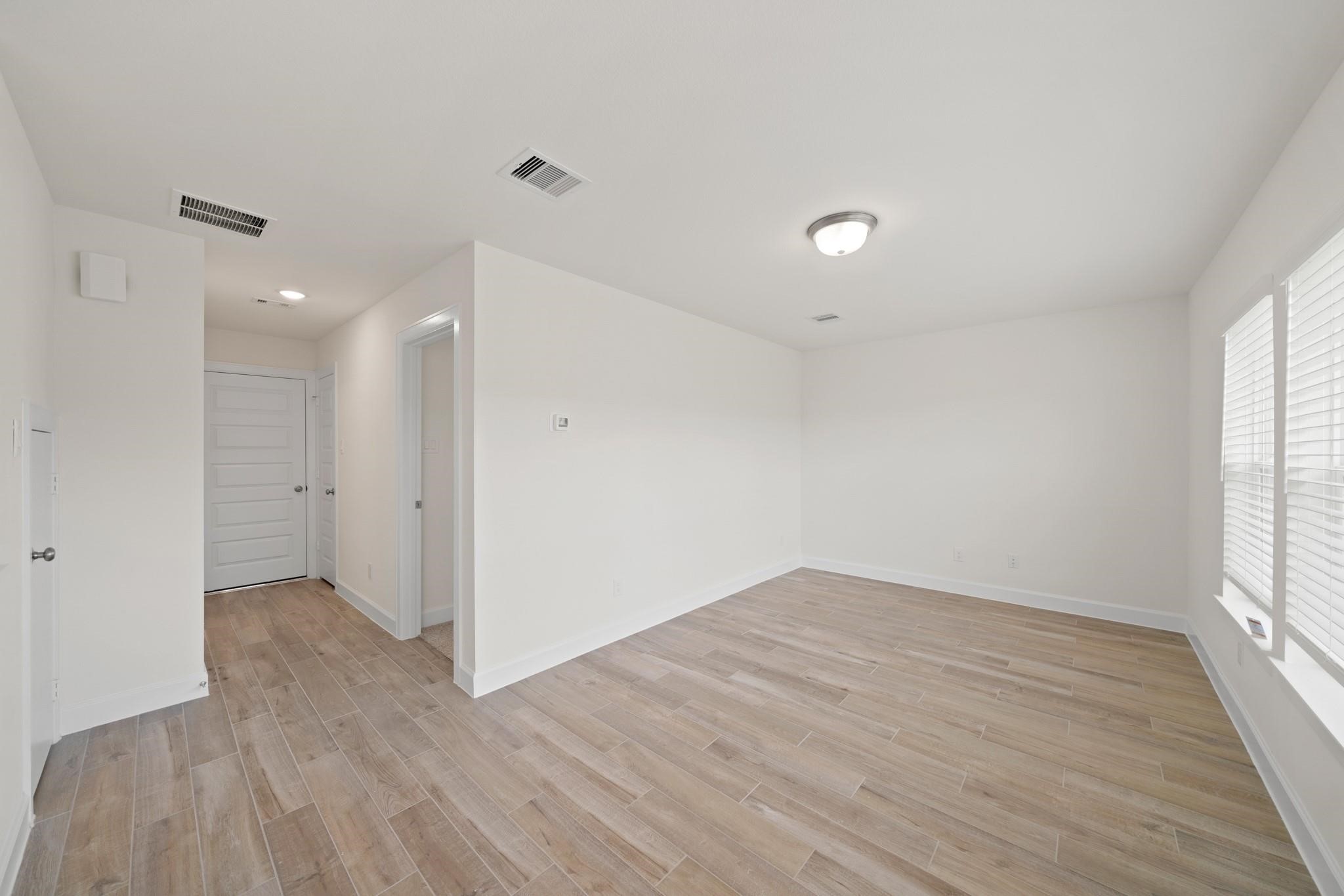 13305 Moncloa Drive Property Photo 3