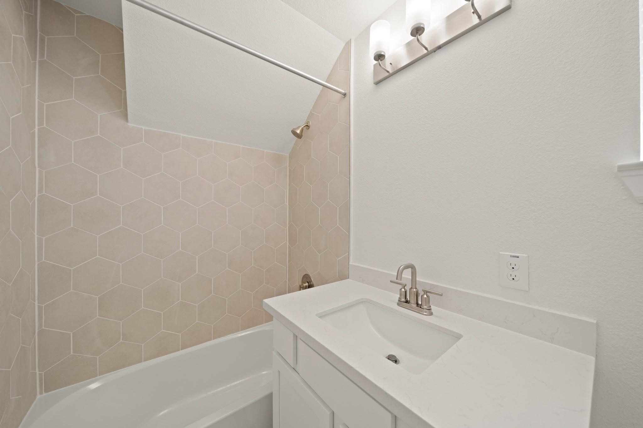 13305 Moncloa Drive Property Photo 5