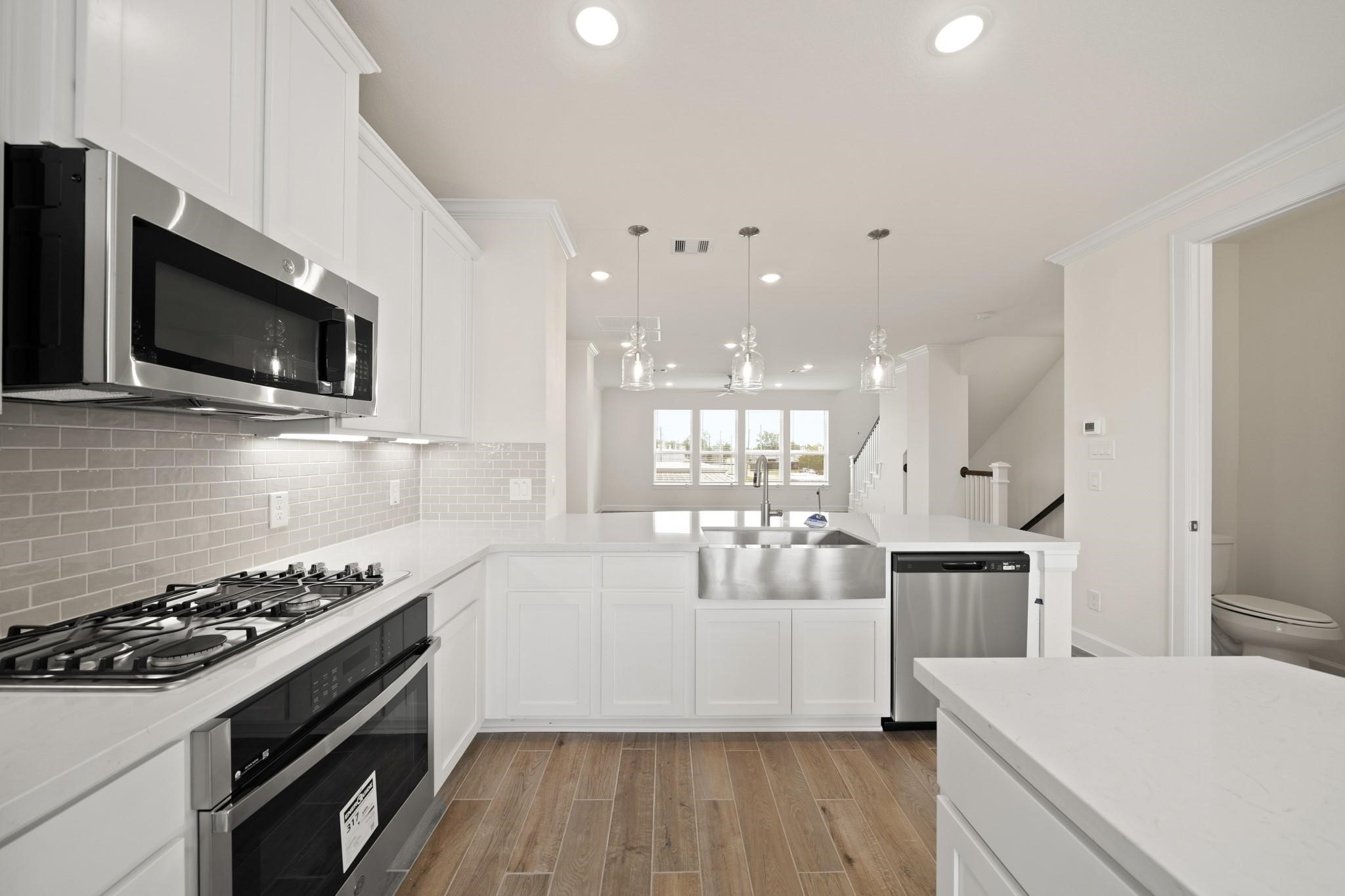 13305 Moncloa Drive Property Photo 11