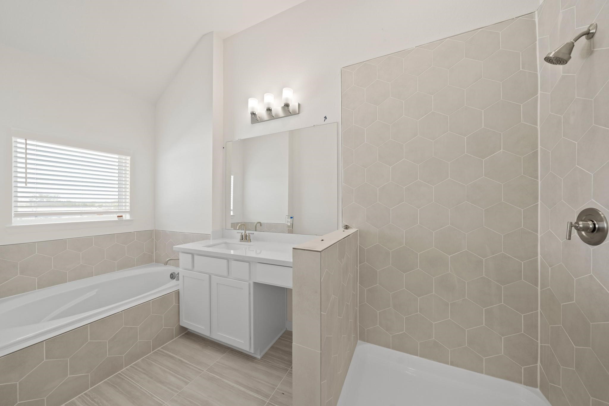 13305 Moncloa Drive Property Photo 15