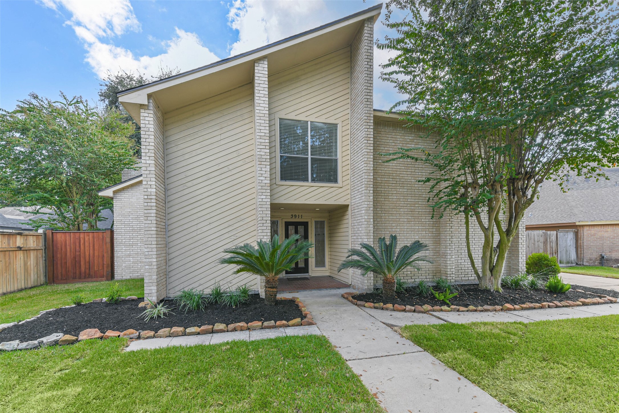 3911 Cherry Forest Drive Property Photo 2