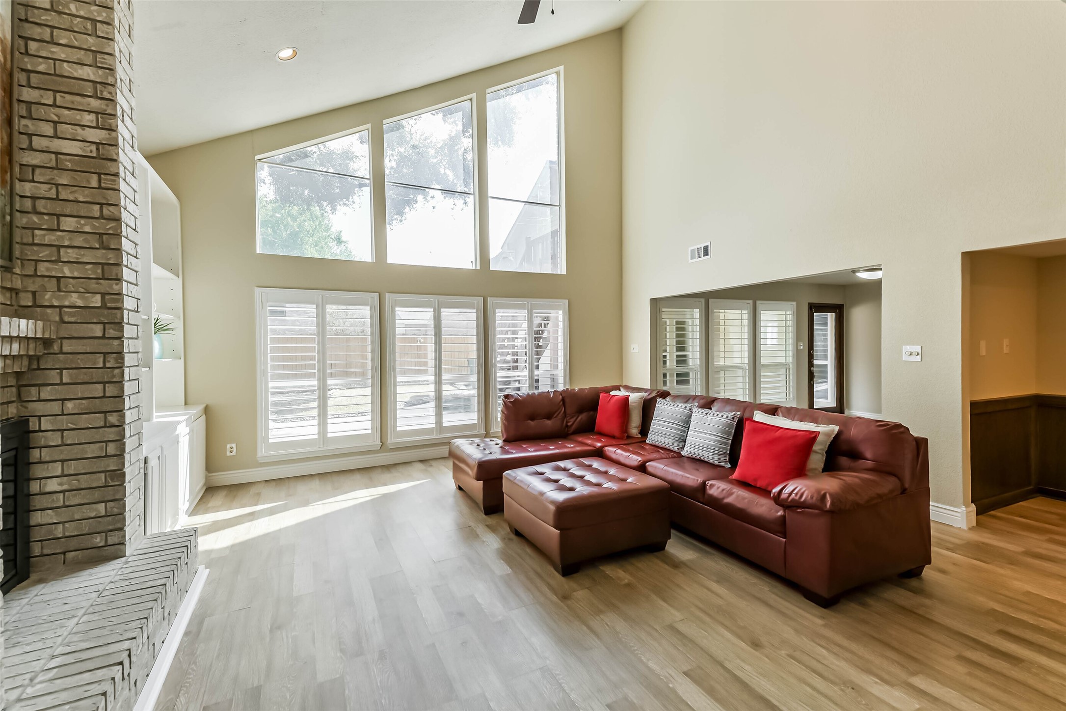 3911 Cherry Forest Drive Property Photo 6