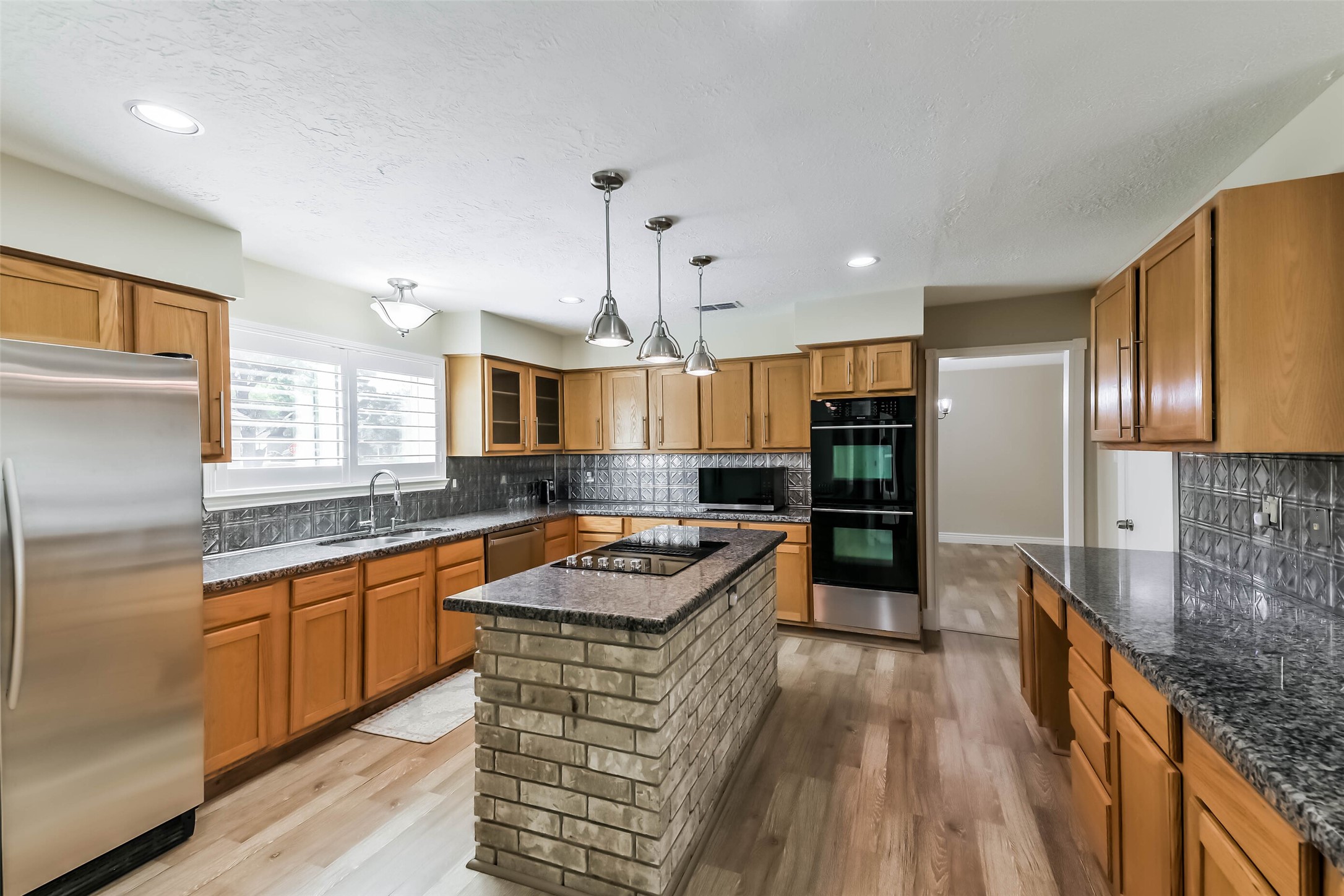 3911 Cherry Forest Drive Property Photo 12