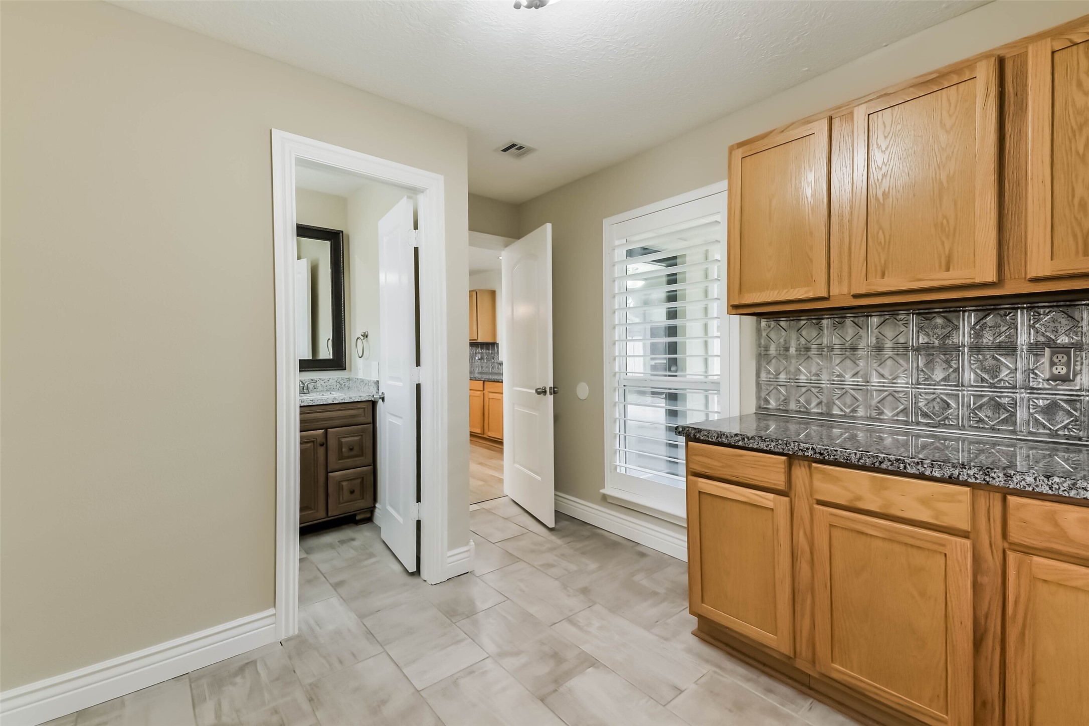 3911 Cherry Forest Drive Property Photo 18