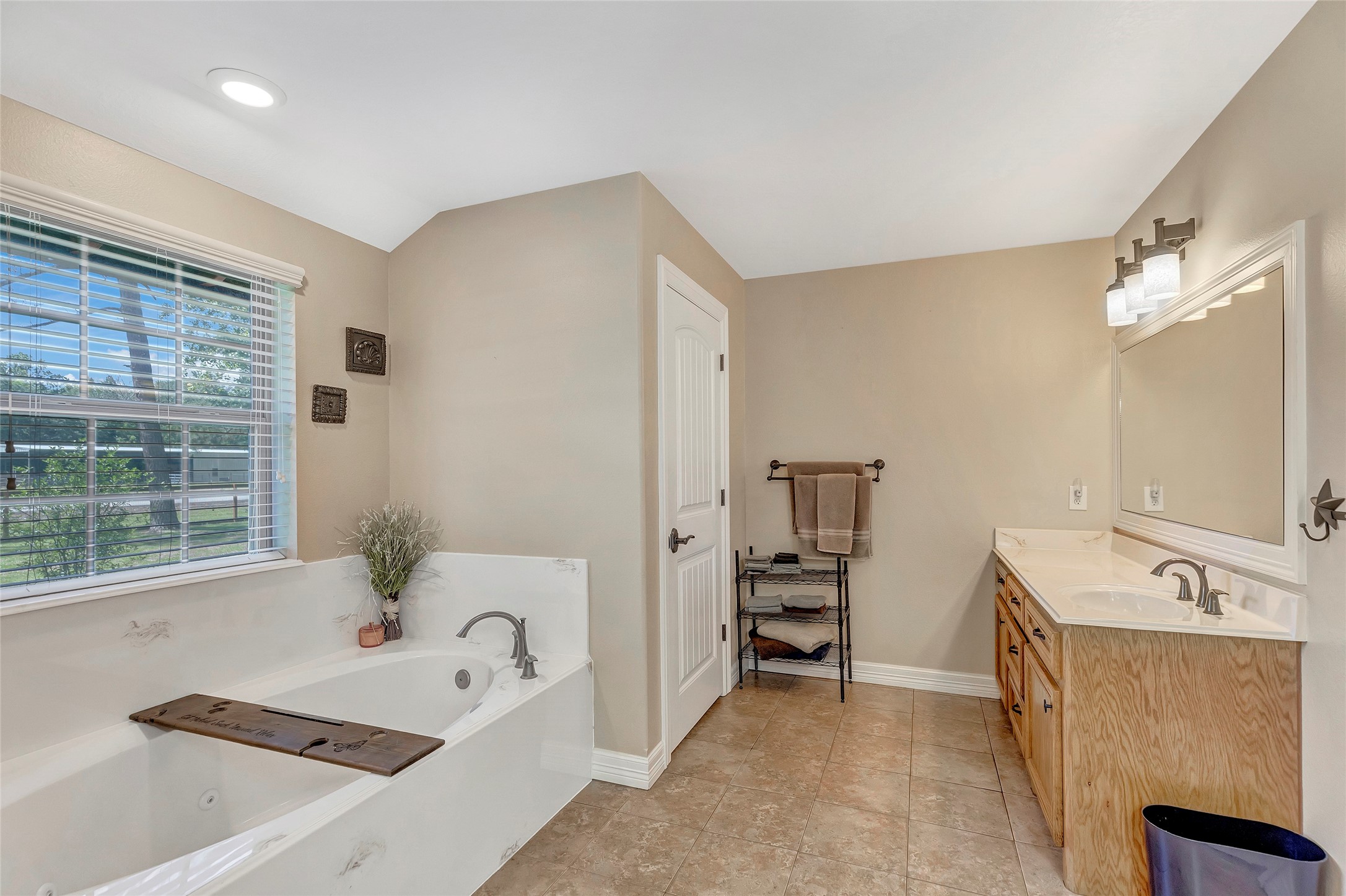 4325 Gatewood Road Property Photo 20