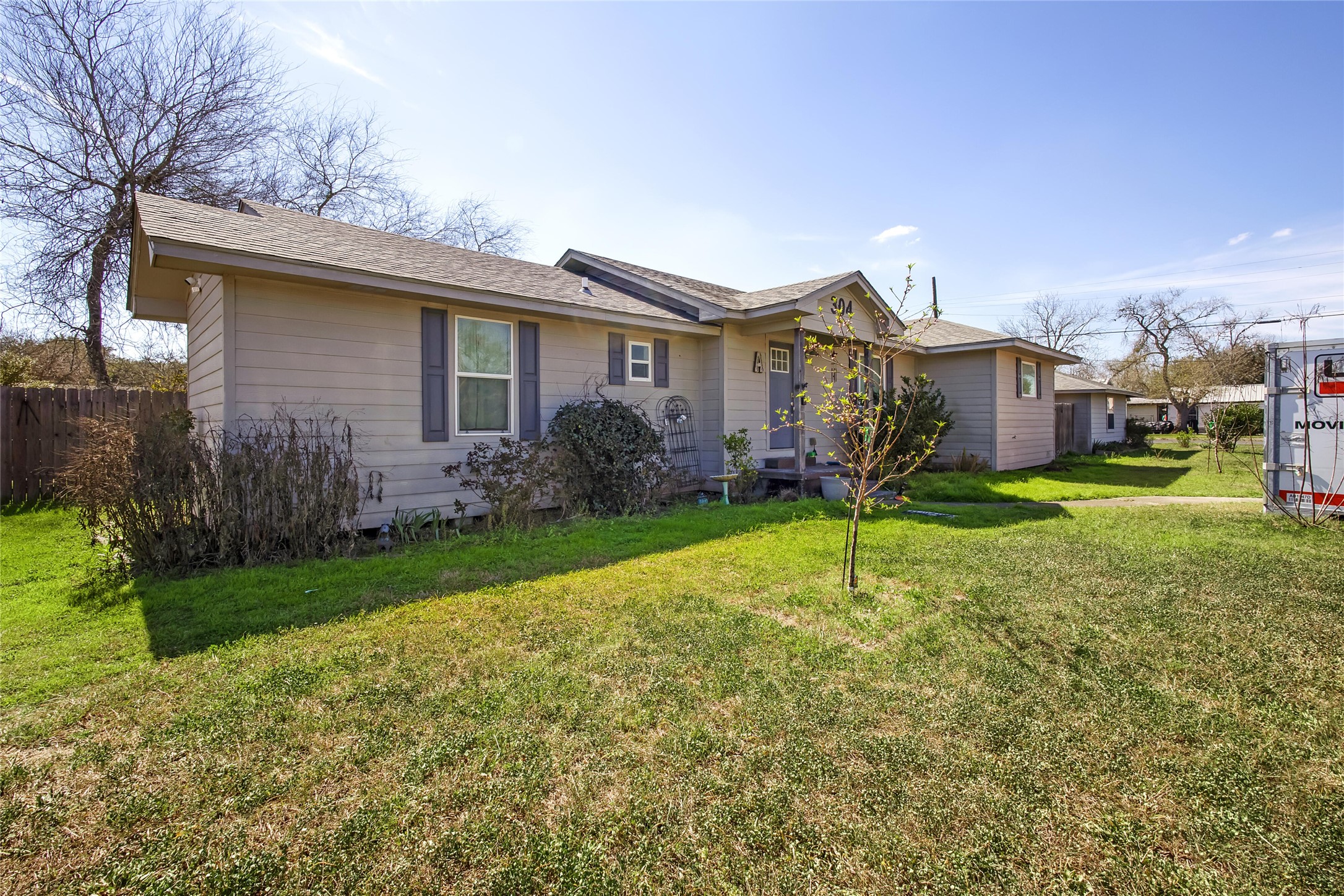304 E Inez Street Property Photo