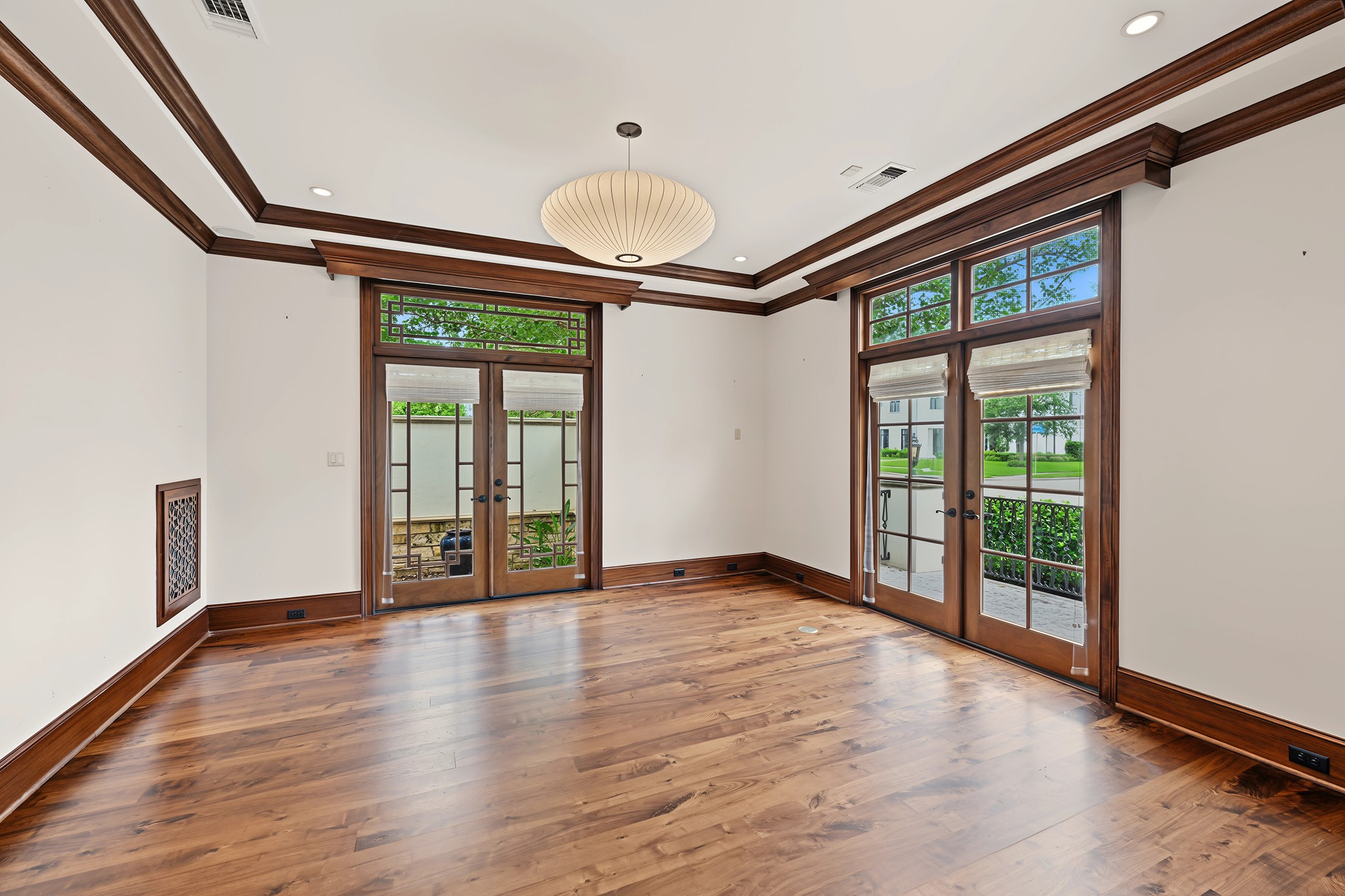 3223 Albans Road Property Photo 4