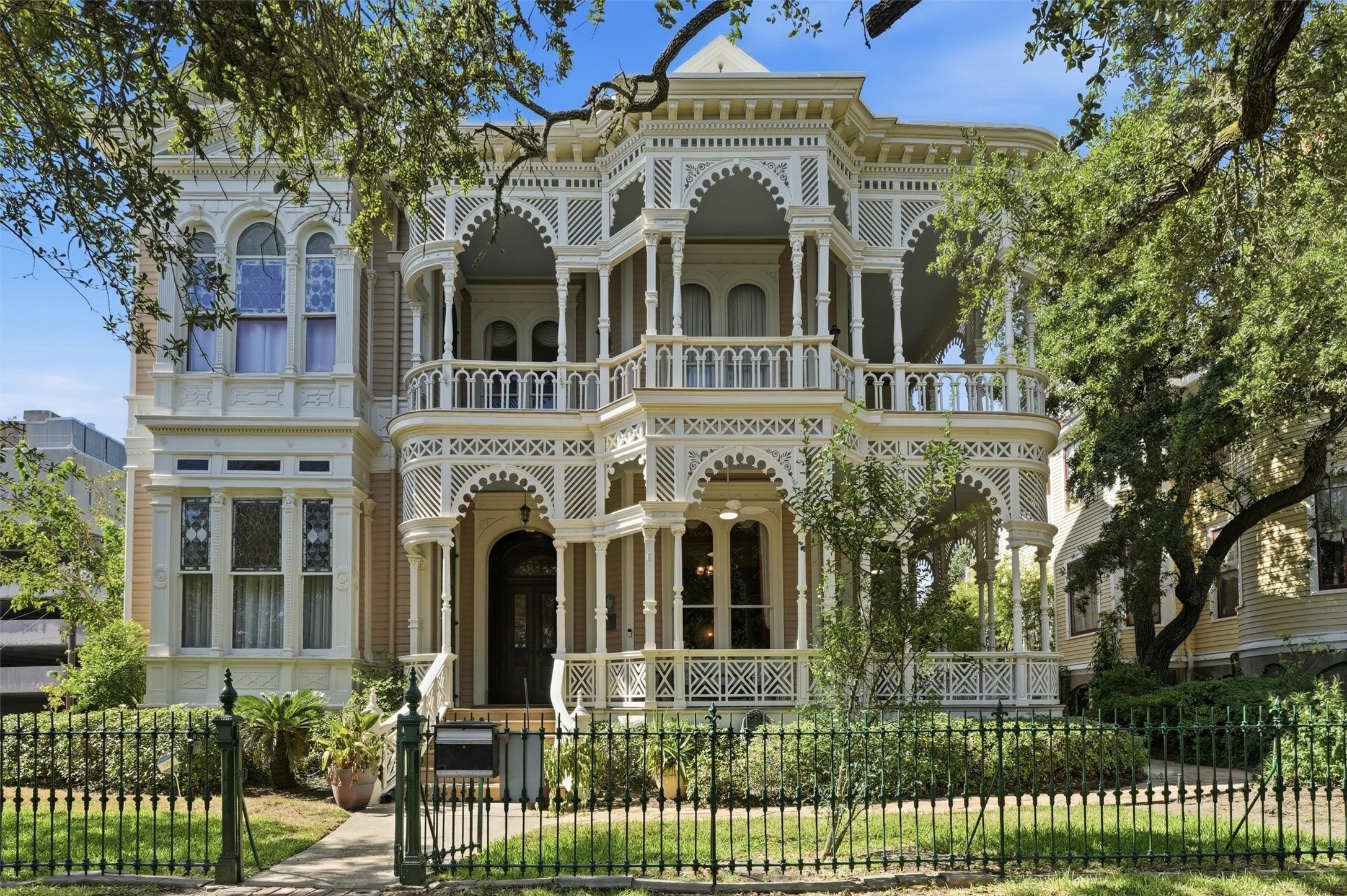 1826 Sealy Street Property Photo 1
