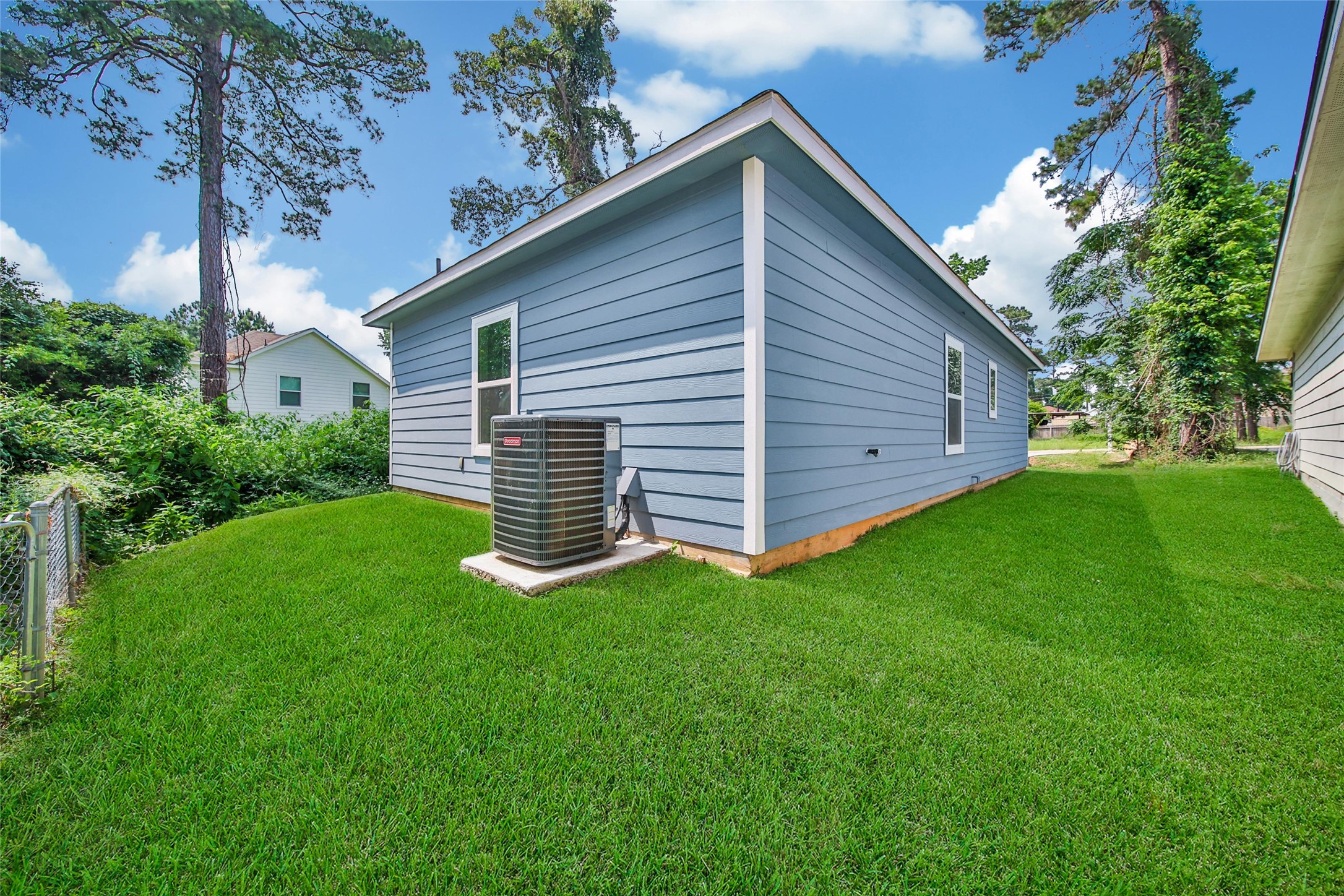 16713 E Ivanhoe Property Photo 4