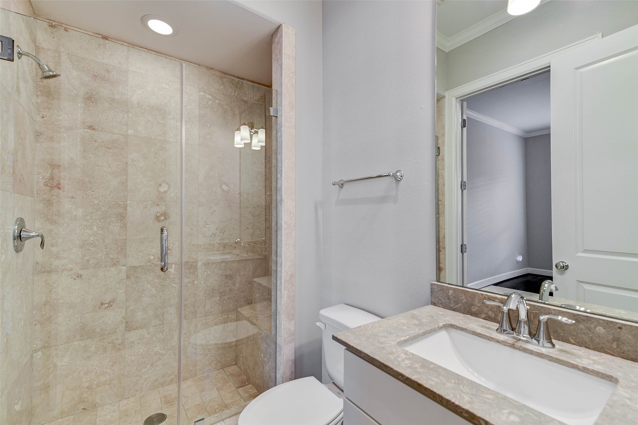 1215 W 24th Street A Property Photo 6