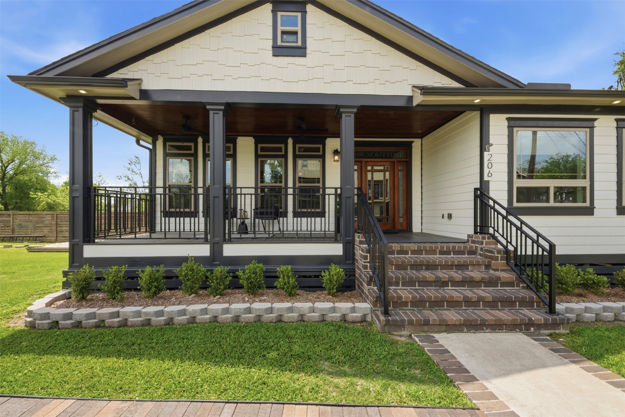 206 N Street Property Photo 4