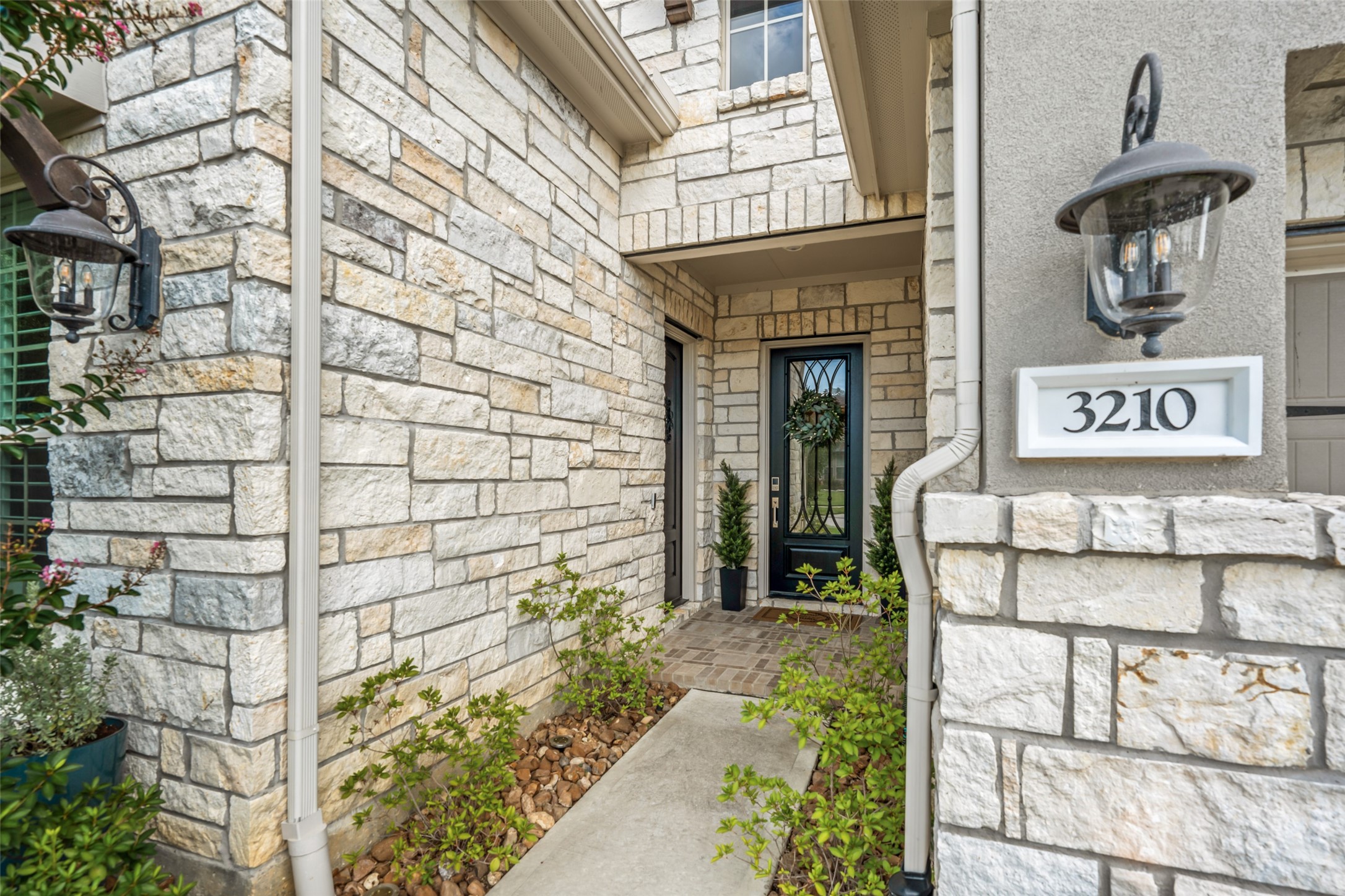 3210 Lockridge Harbor Lane Property Photo 4