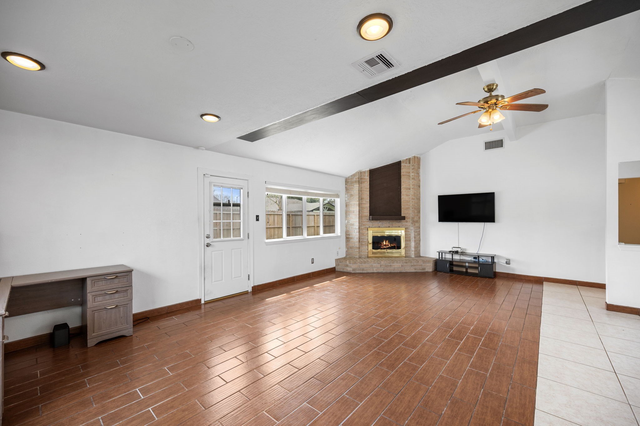 2327 Colonial Ridge Drive Property Photo 4
