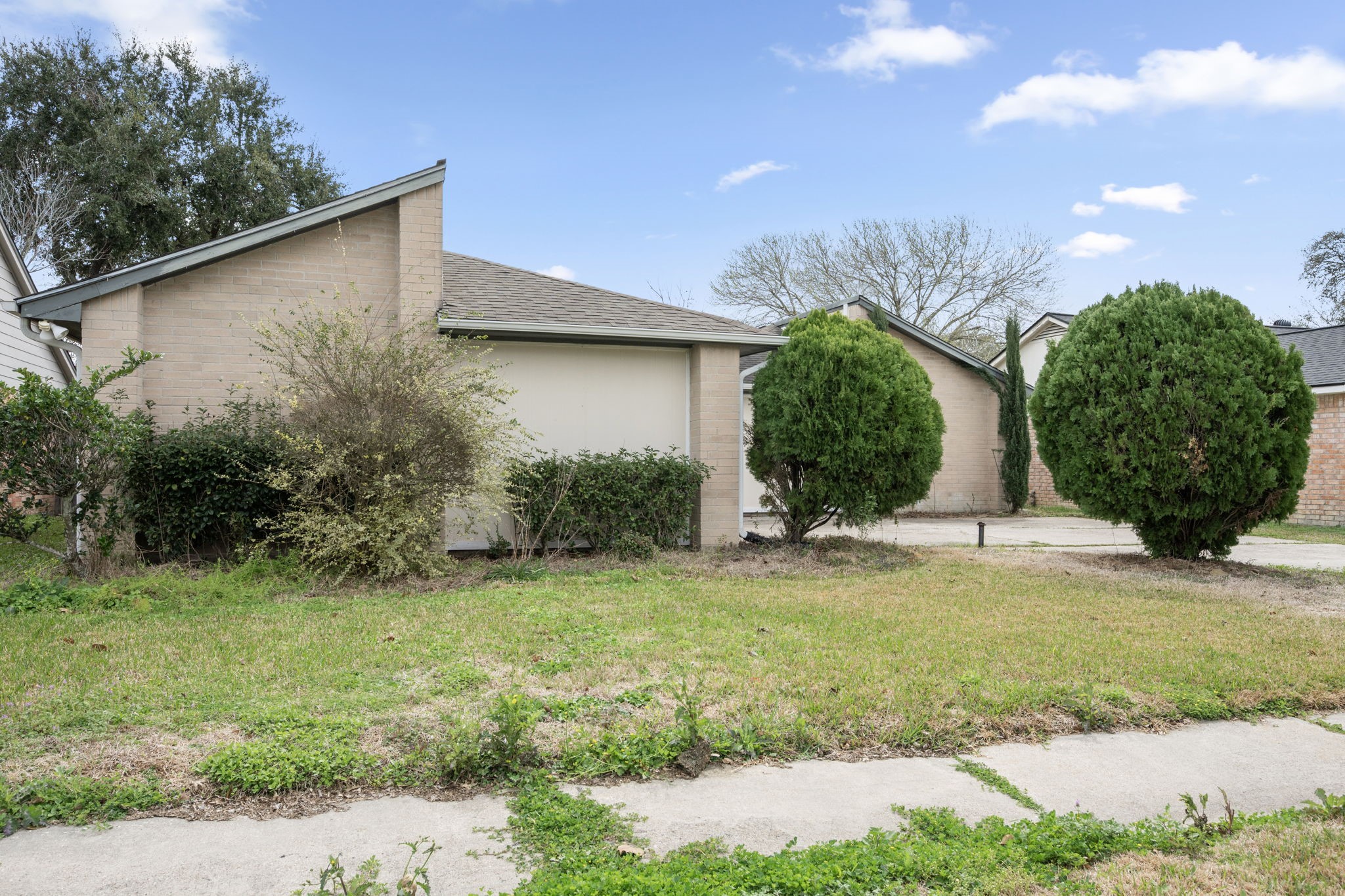 2327 Colonial Ridge Drive Property Photo 6