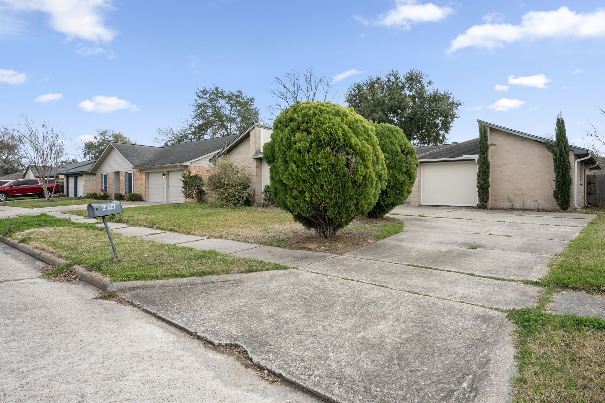 2327 Colonial Ridge Drive Property Photo 7