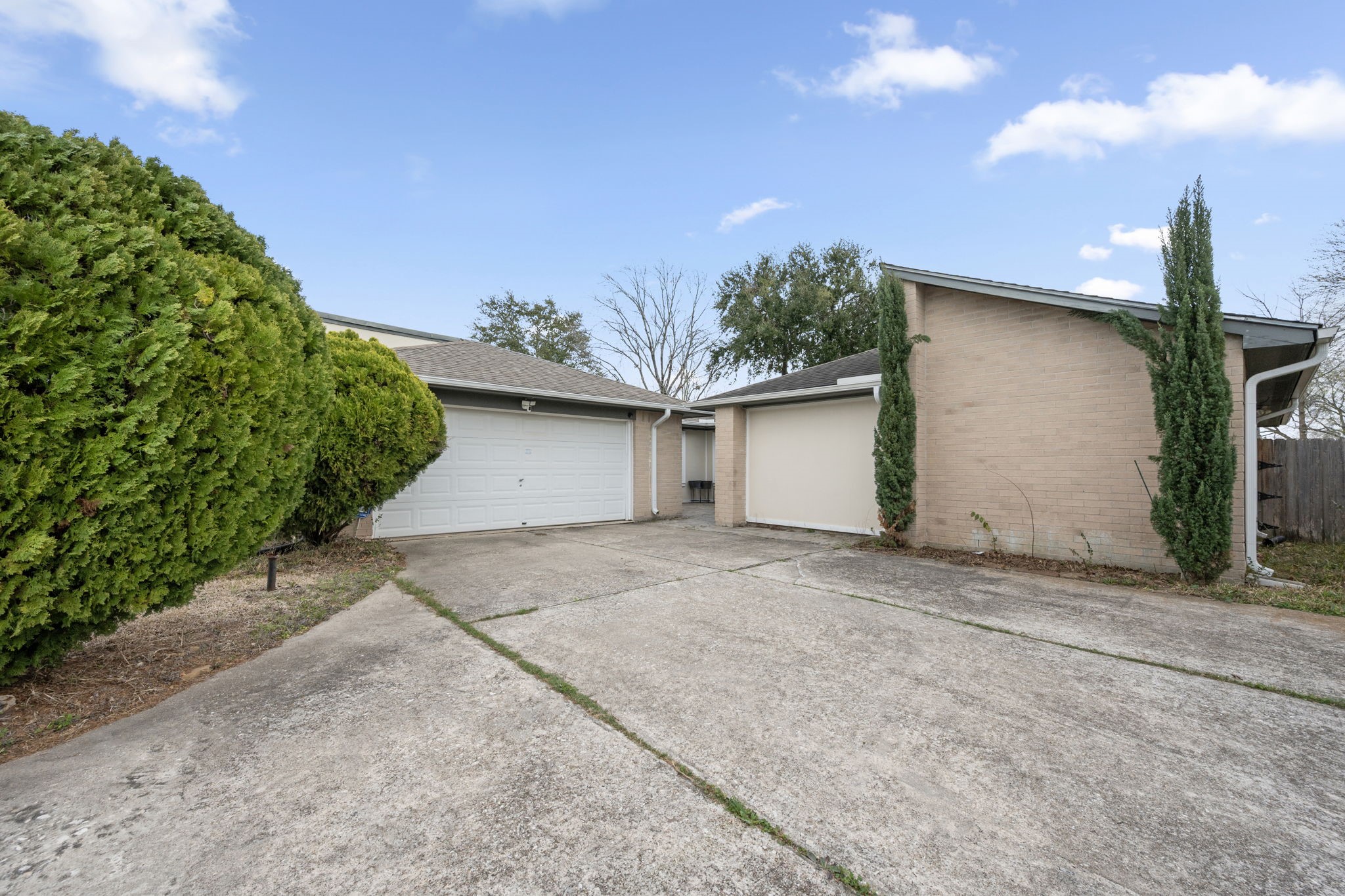2327 Colonial Ridge Drive Property Photo 8