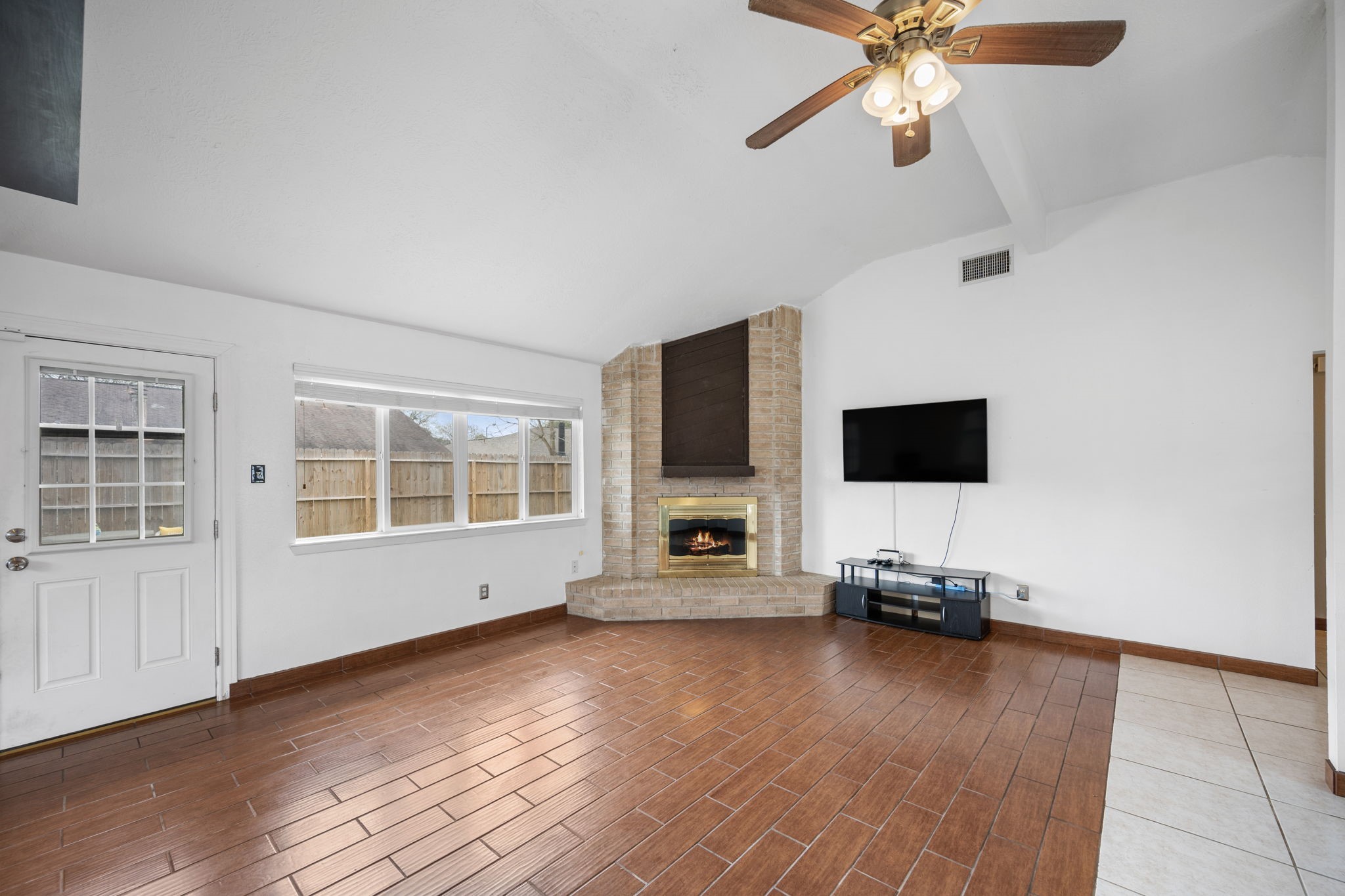 2327 Colonial Ridge Drive Property Photo 11