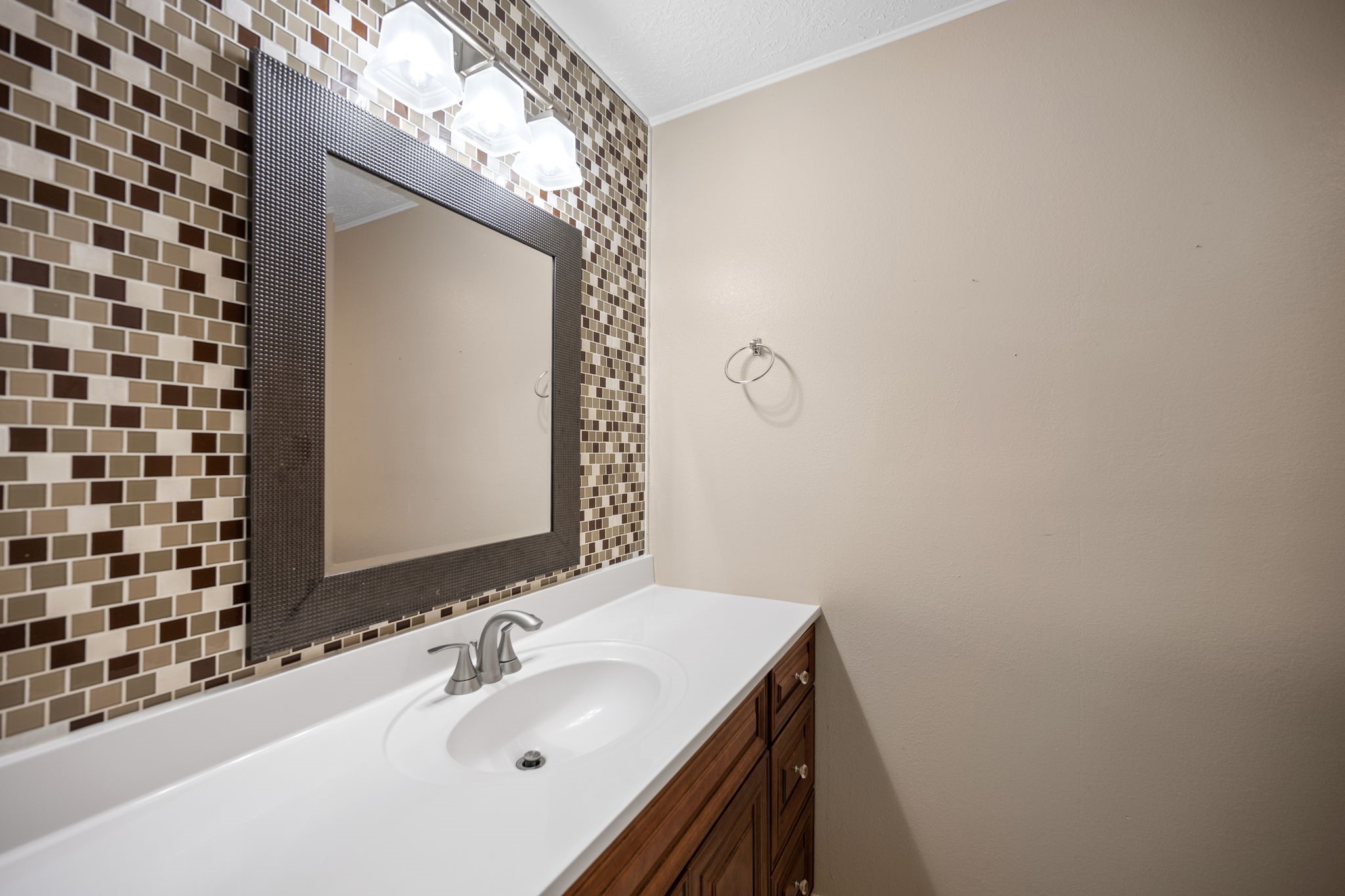 2327 Colonial Ridge Drive Property Photo 22