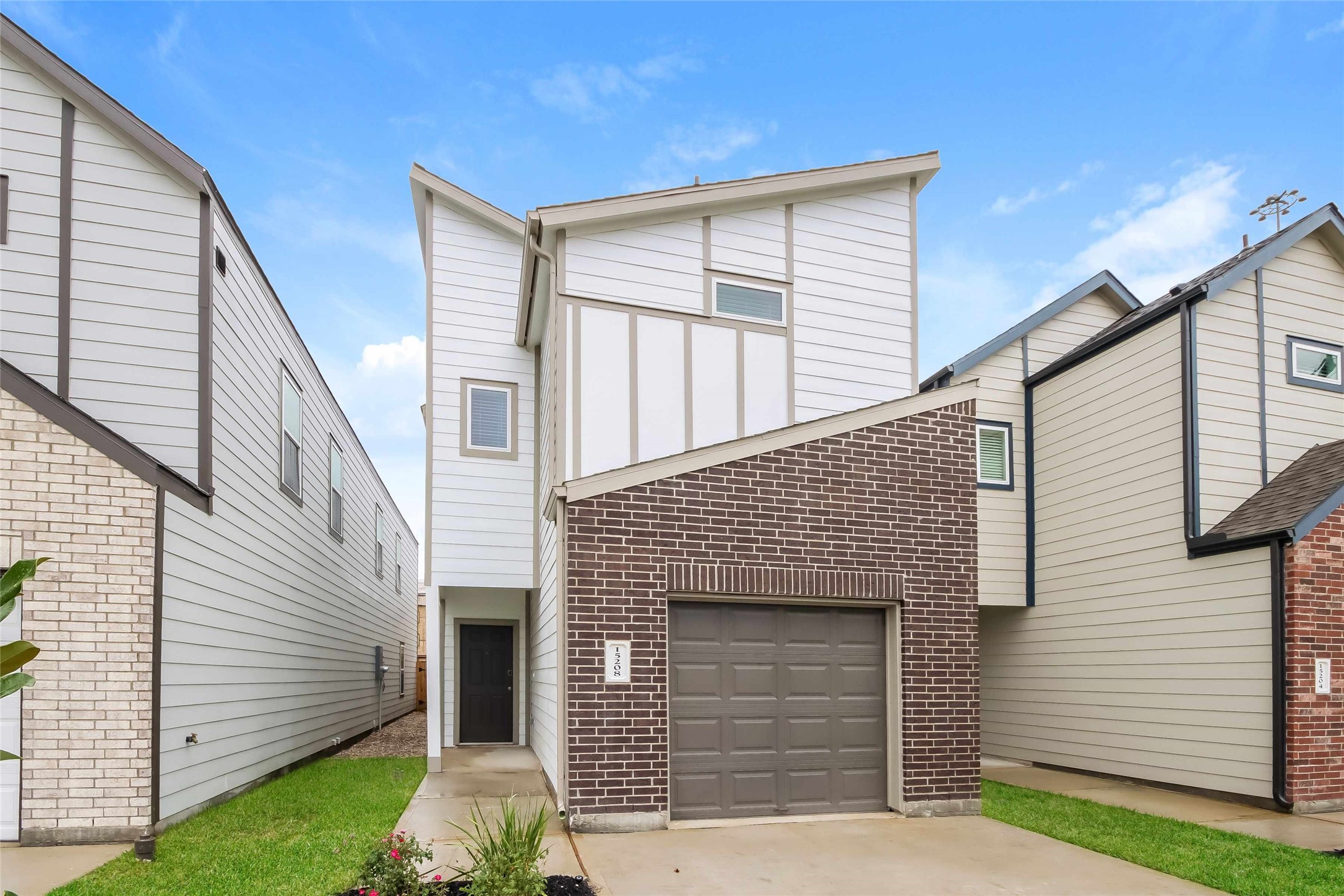15208 Estrella East Property Photo 1
