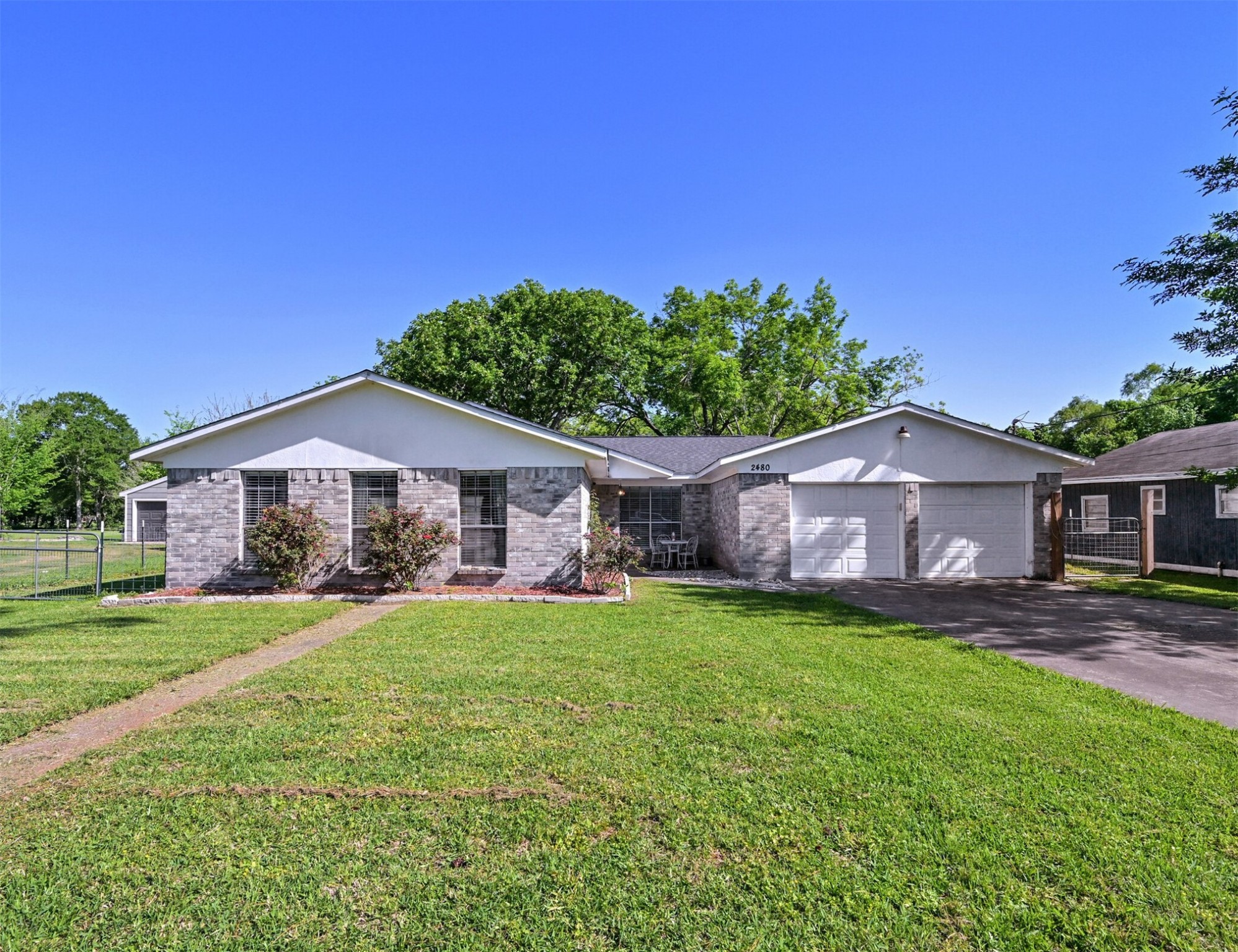2480 W Shane Street Property Photo