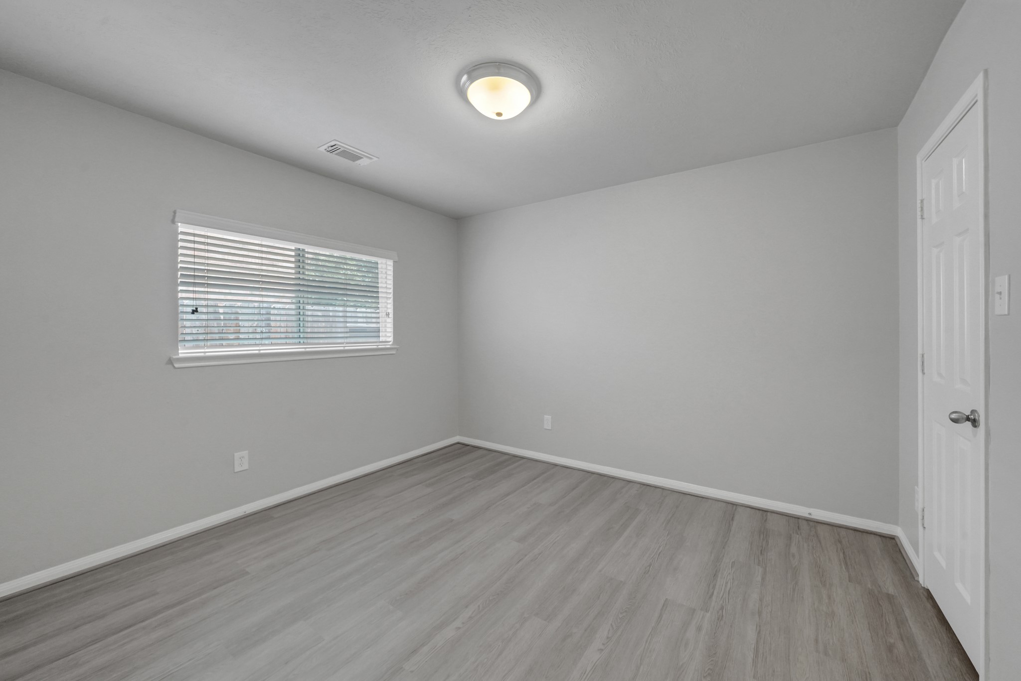 27 Garden Grove Drive Property Photo 16
