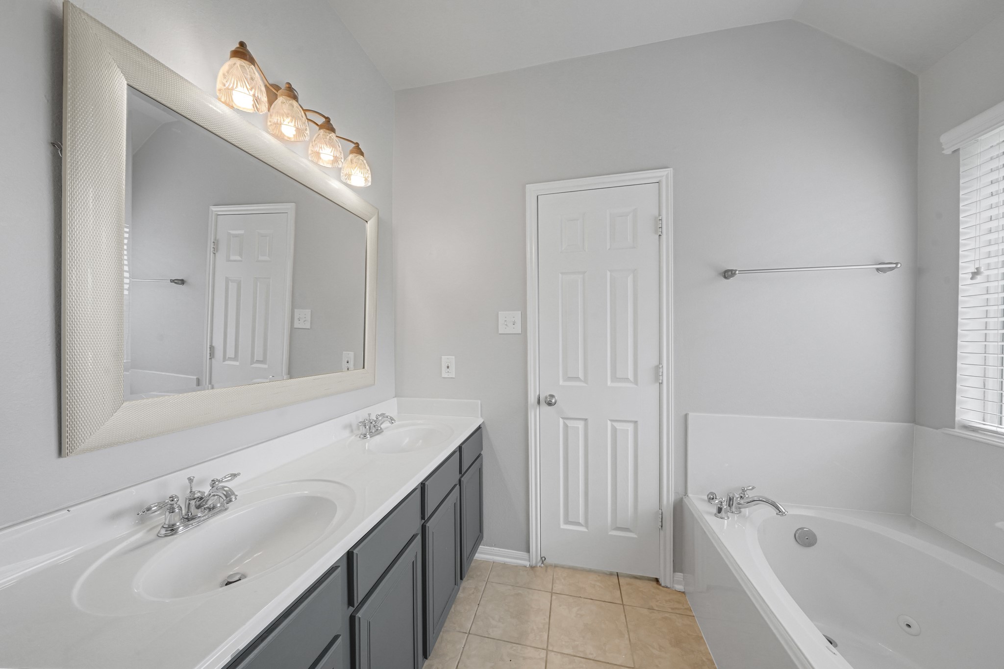27 Garden Grove Drive Property Photo 23