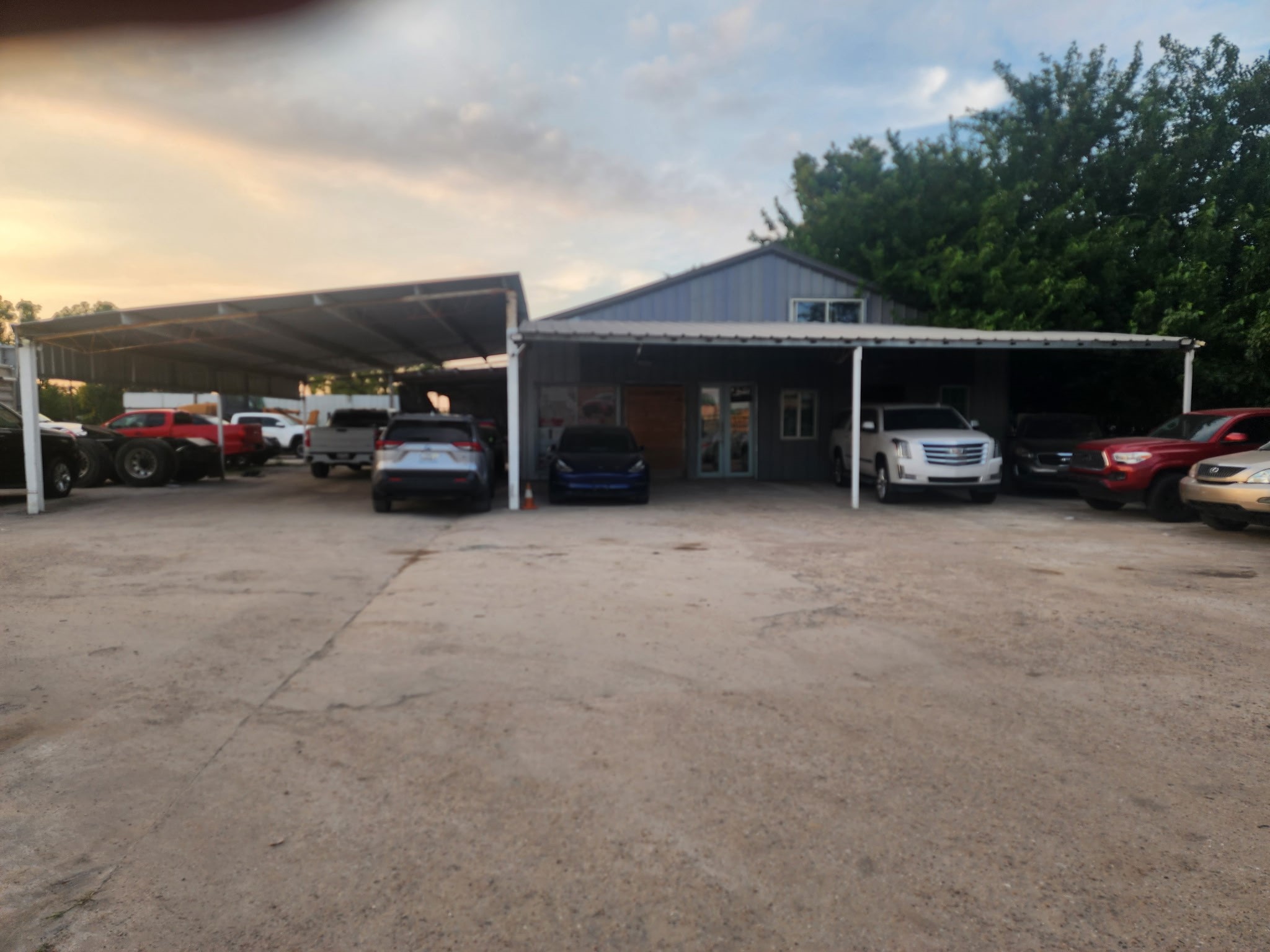 2520 W Mount Houston Road Property Photo 4