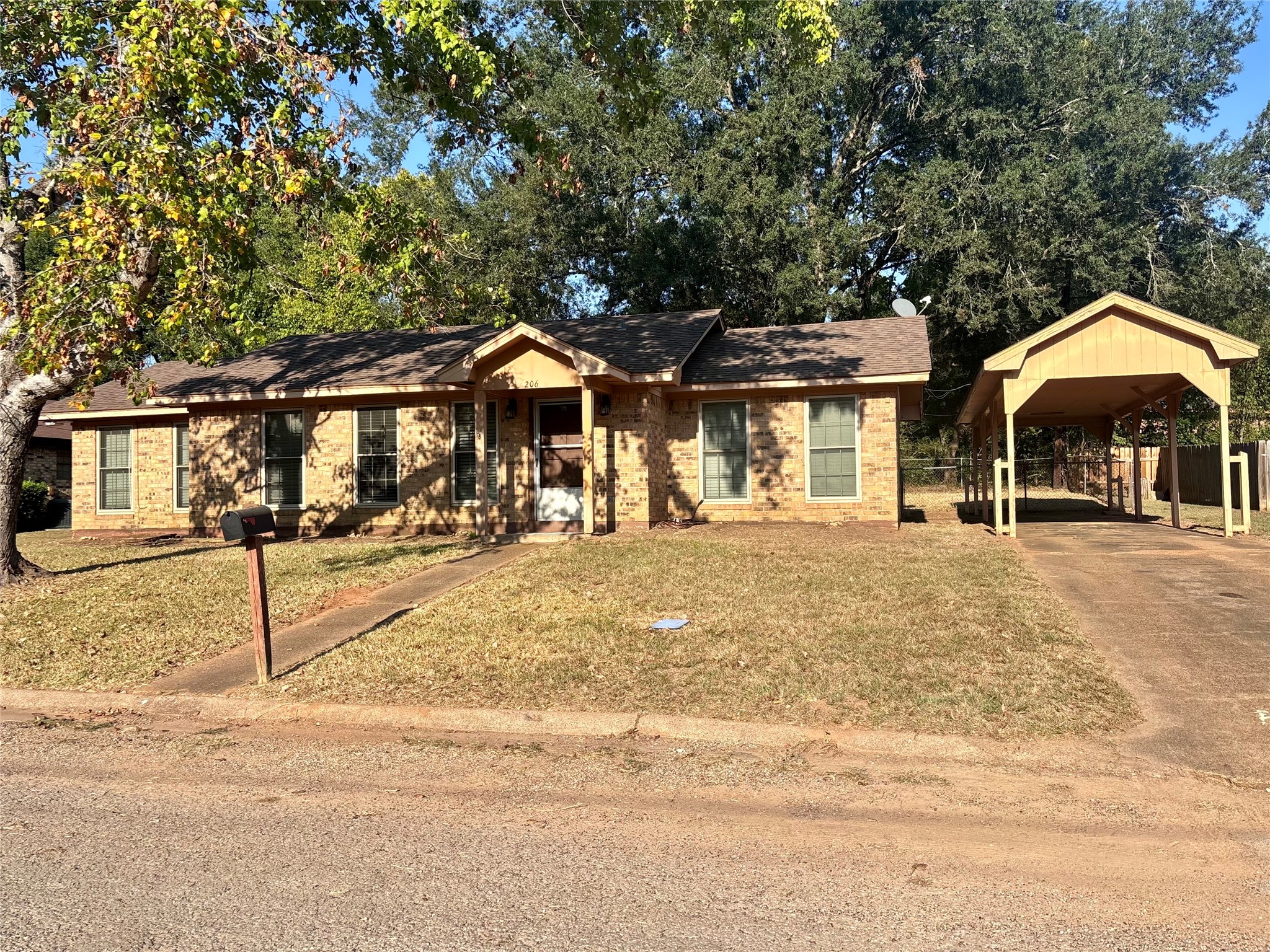 206 Valley Lane Property Photo 1