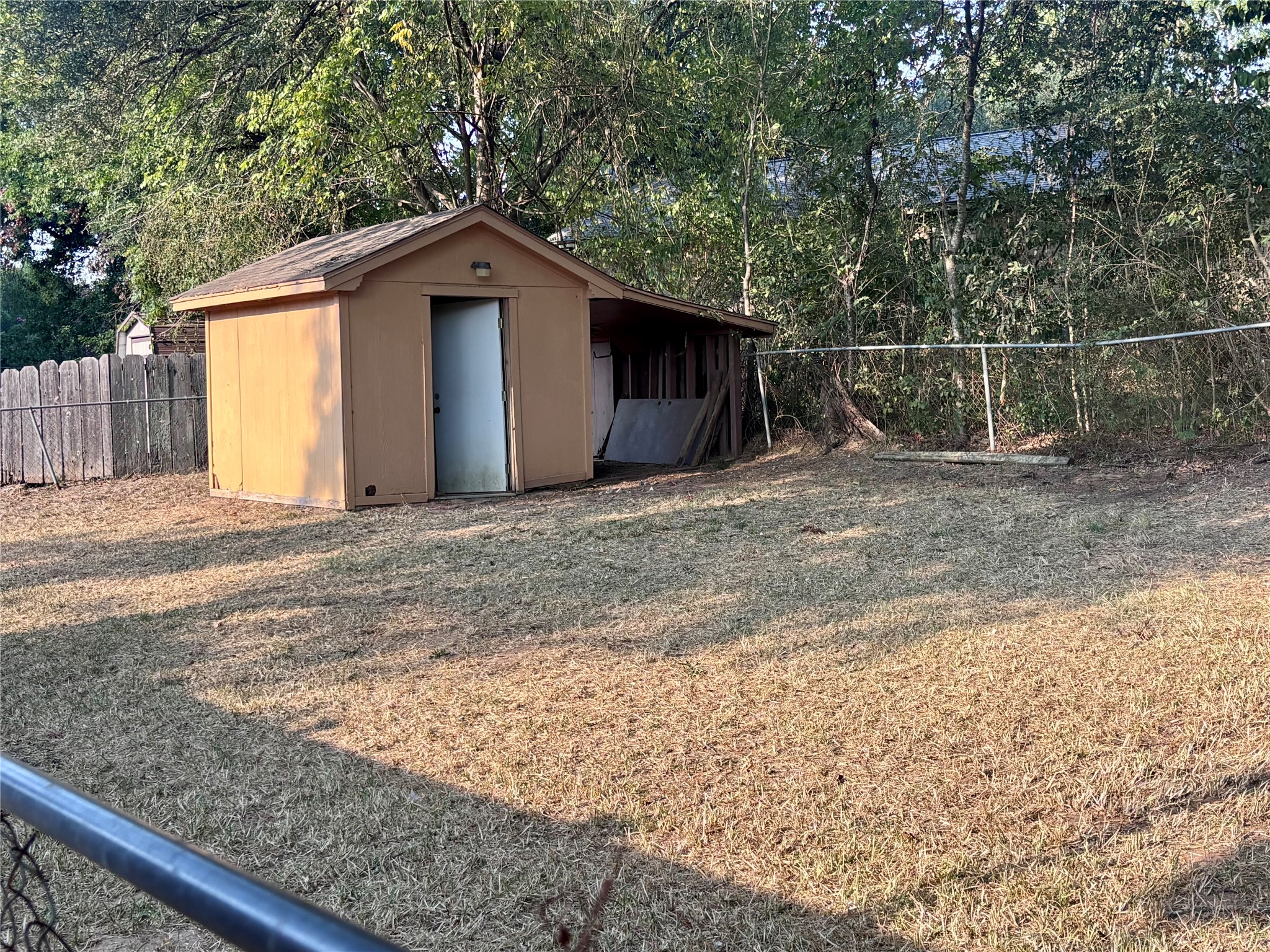 206 Valley Lane Property Photo 5