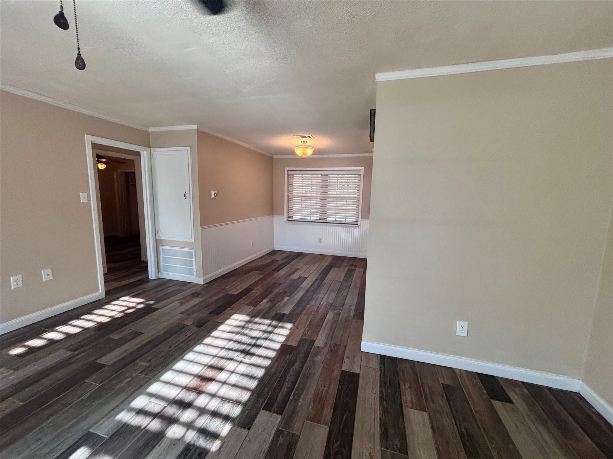 206 Valley Lane Property Photo 12