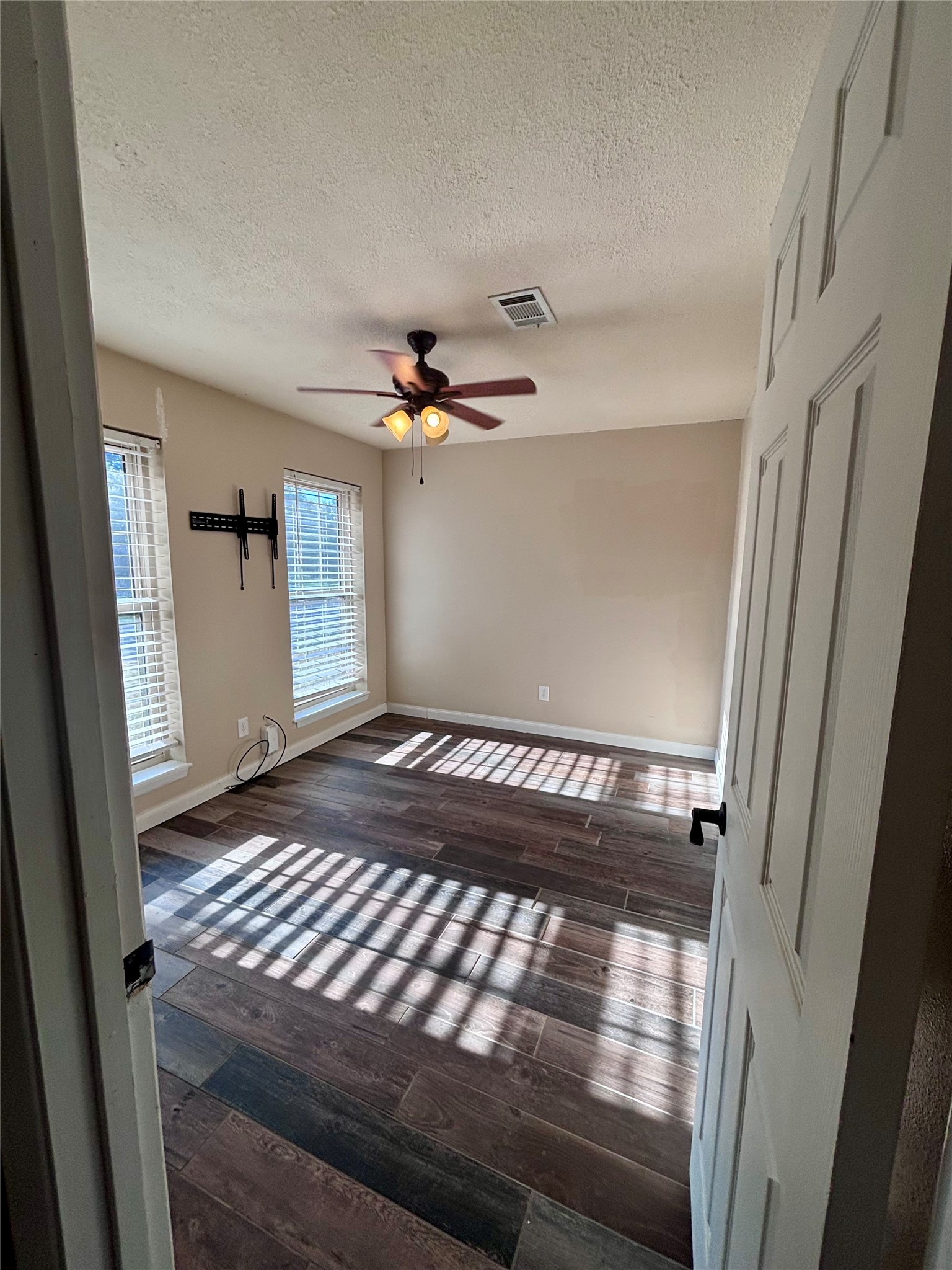 206 Valley Lane Property Photo 18