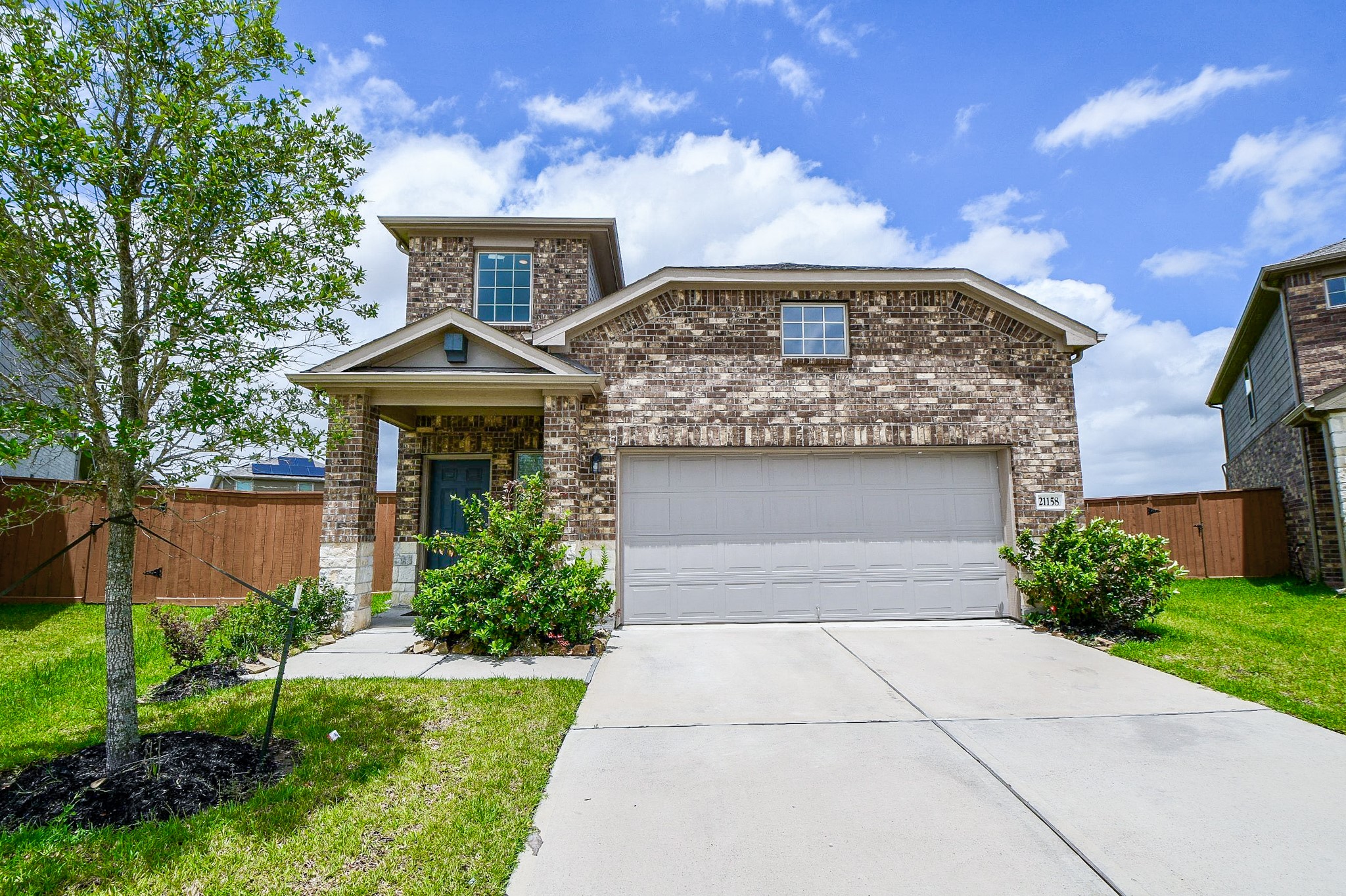 21158 Coral Blossom Lane Property Photo 2
