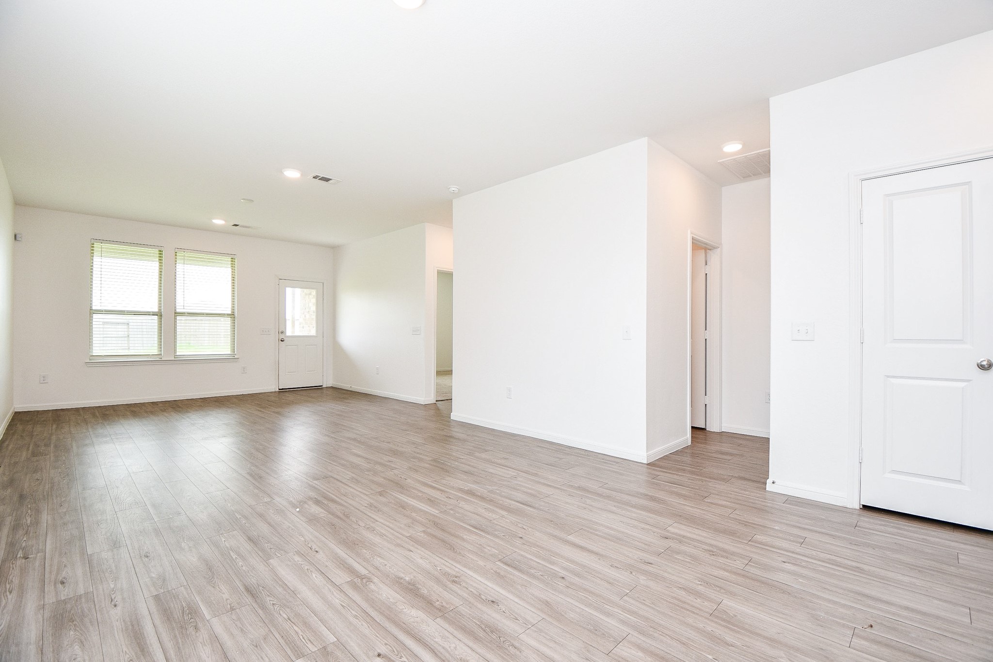 21158 Coral Blossom Lane Property Photo 4