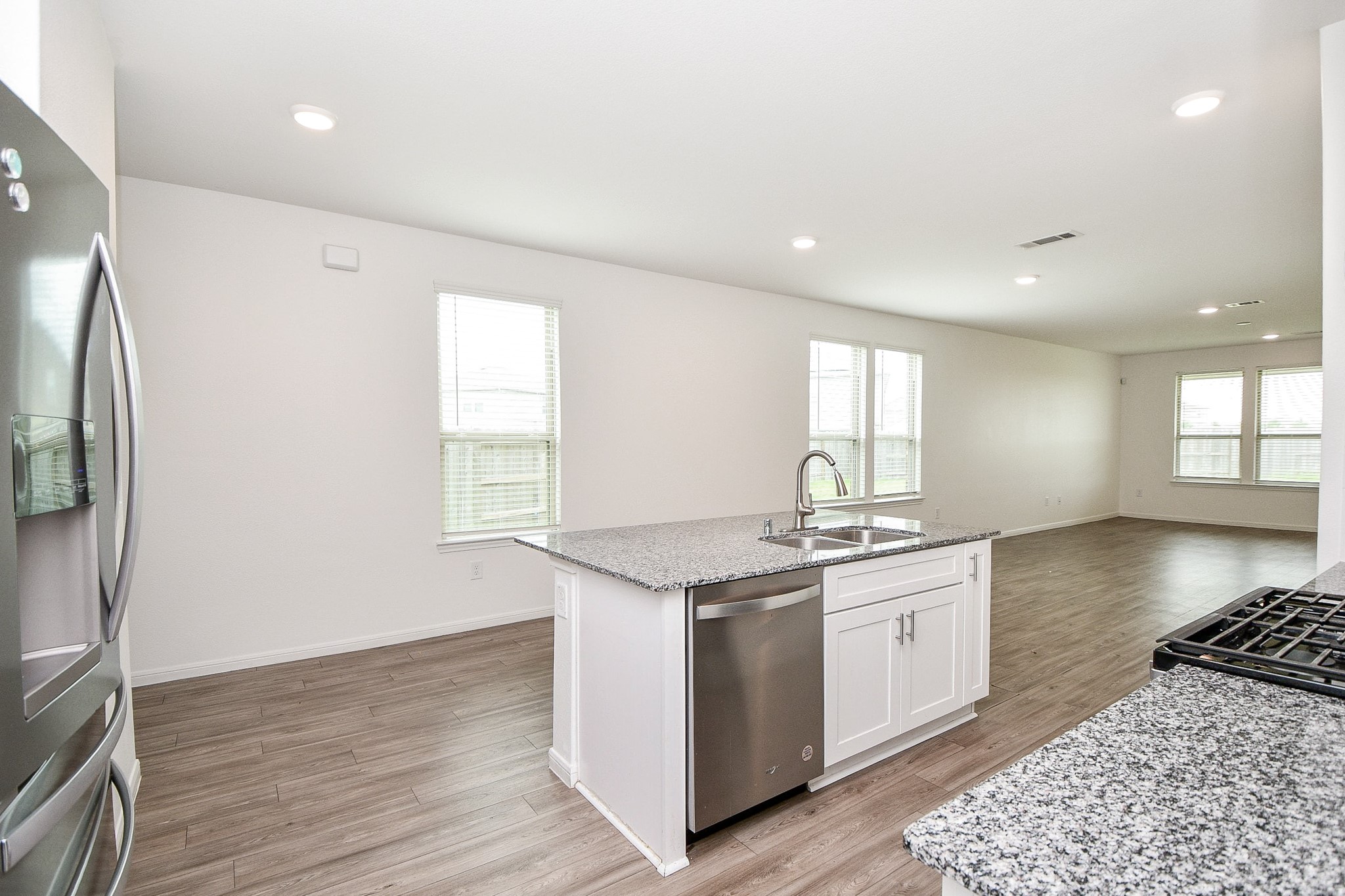21158 Coral Blossom Lane Property Photo 8