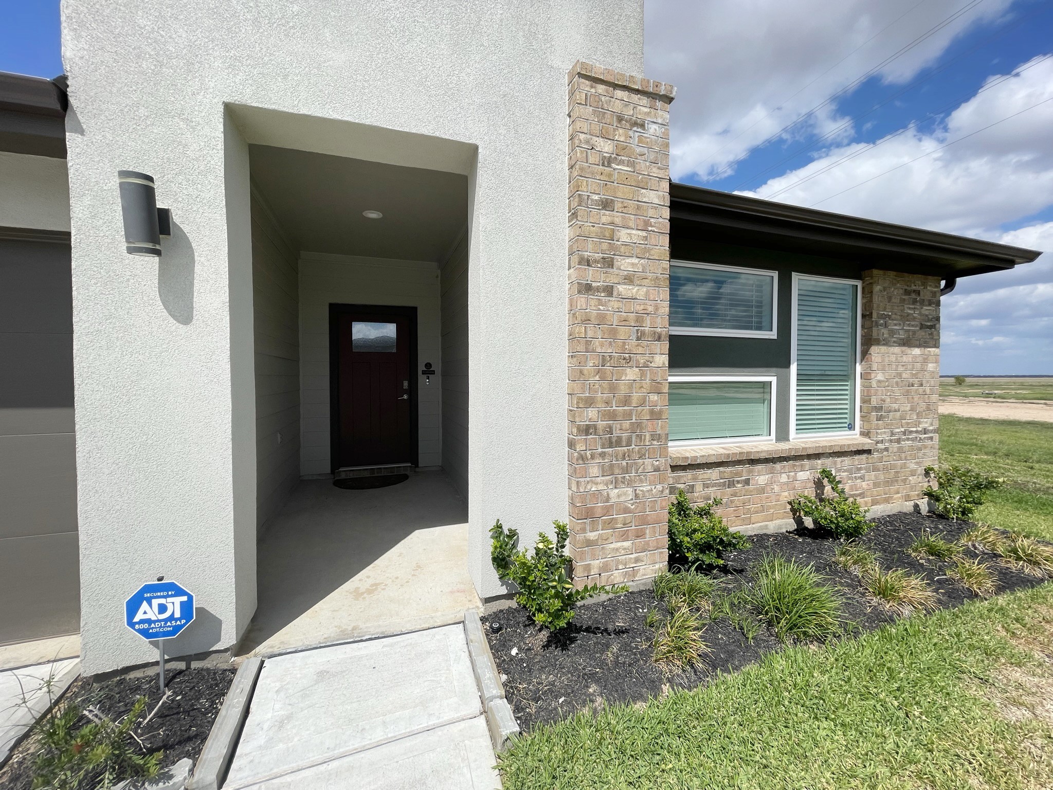 3902 Itzle Island Court Property Photo 4