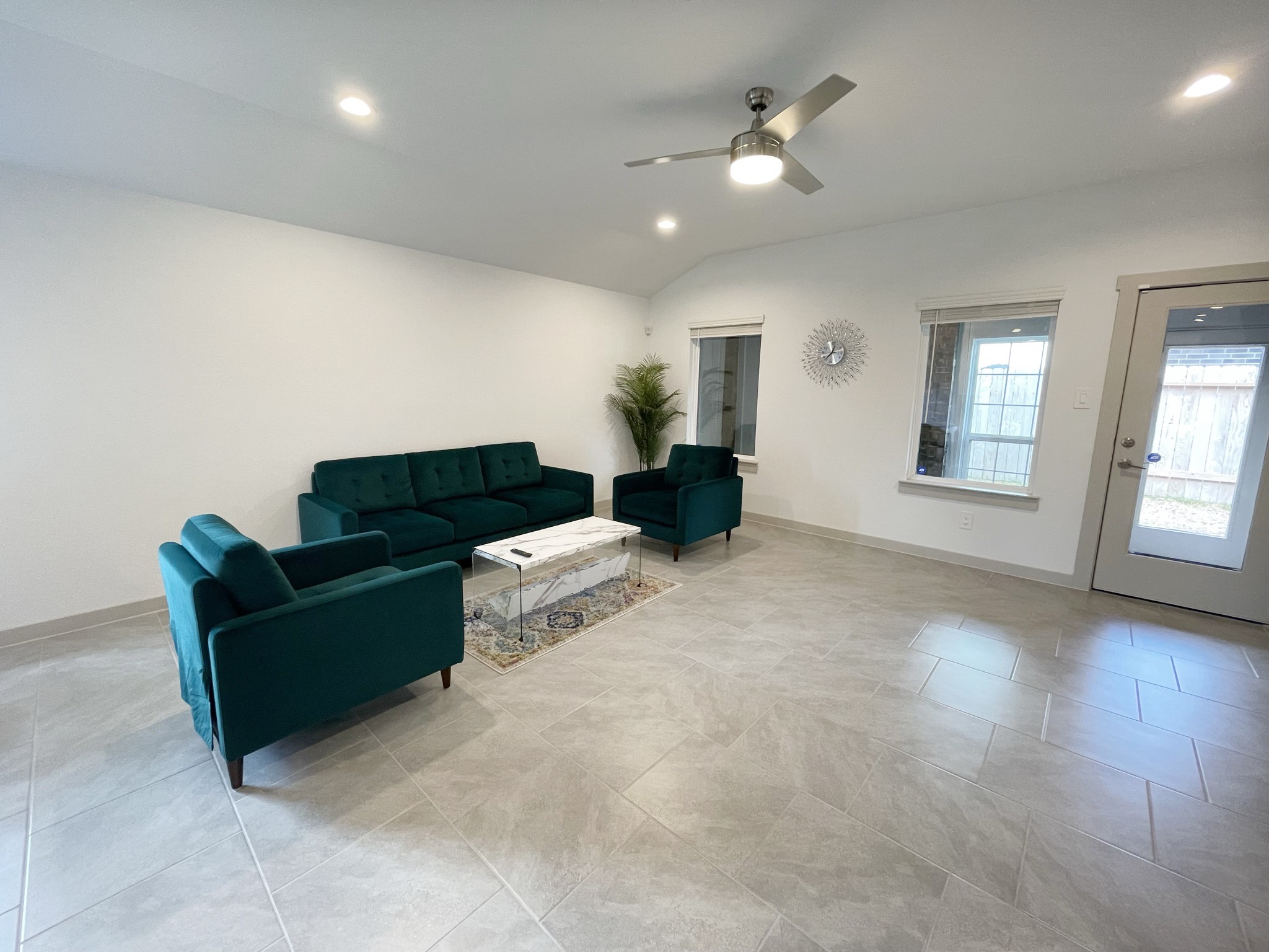 3902 Itzle Island Court Property Photo 7