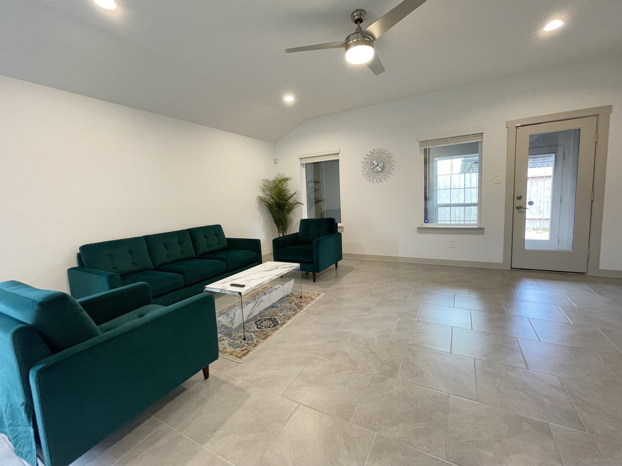 3902 Itzle Island Court Property Photo 9