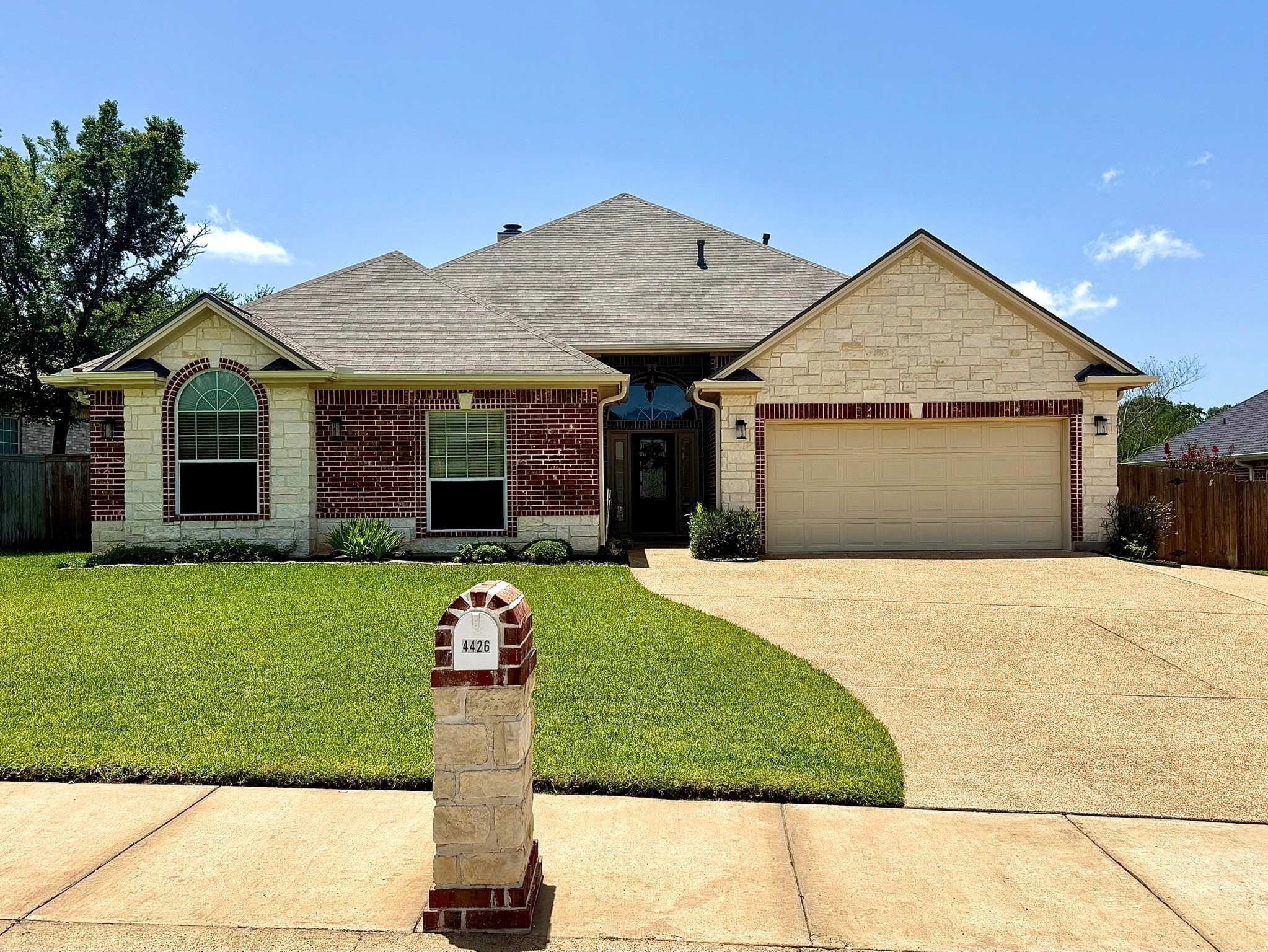 4426 Woodland Ridge Drive Property Photo 1