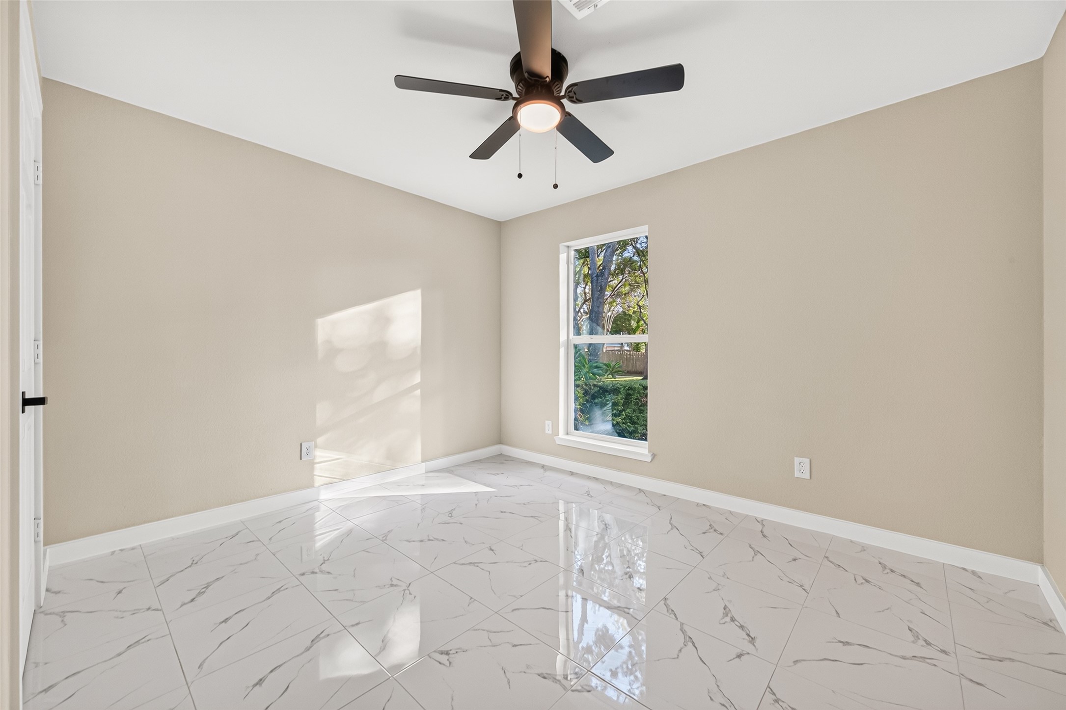 2739 Lakefield Way Property Photo 17