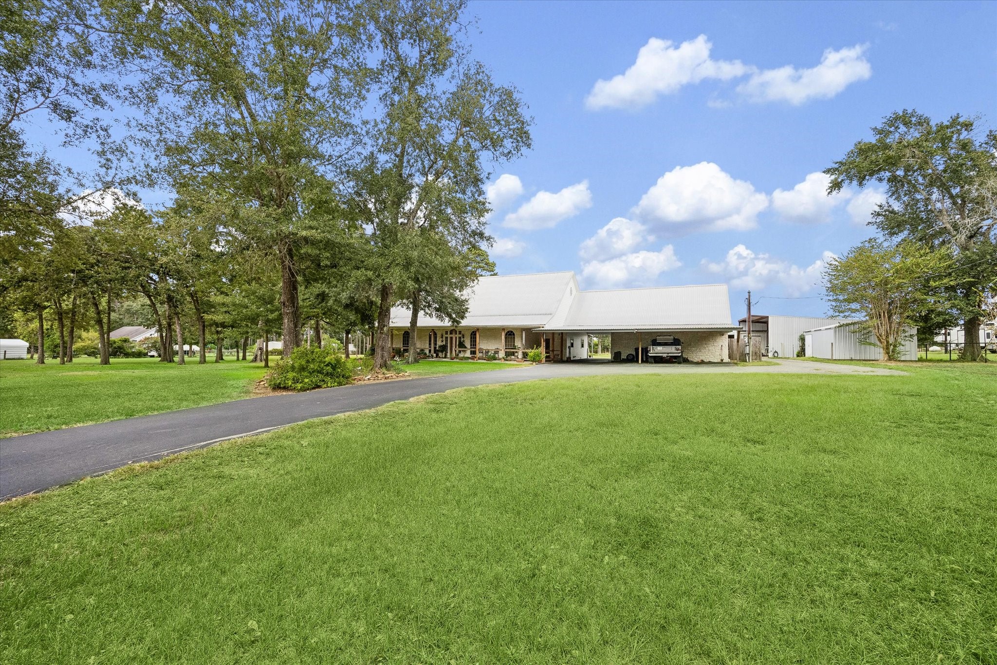25812 Kickapoo Road Property Photo 4