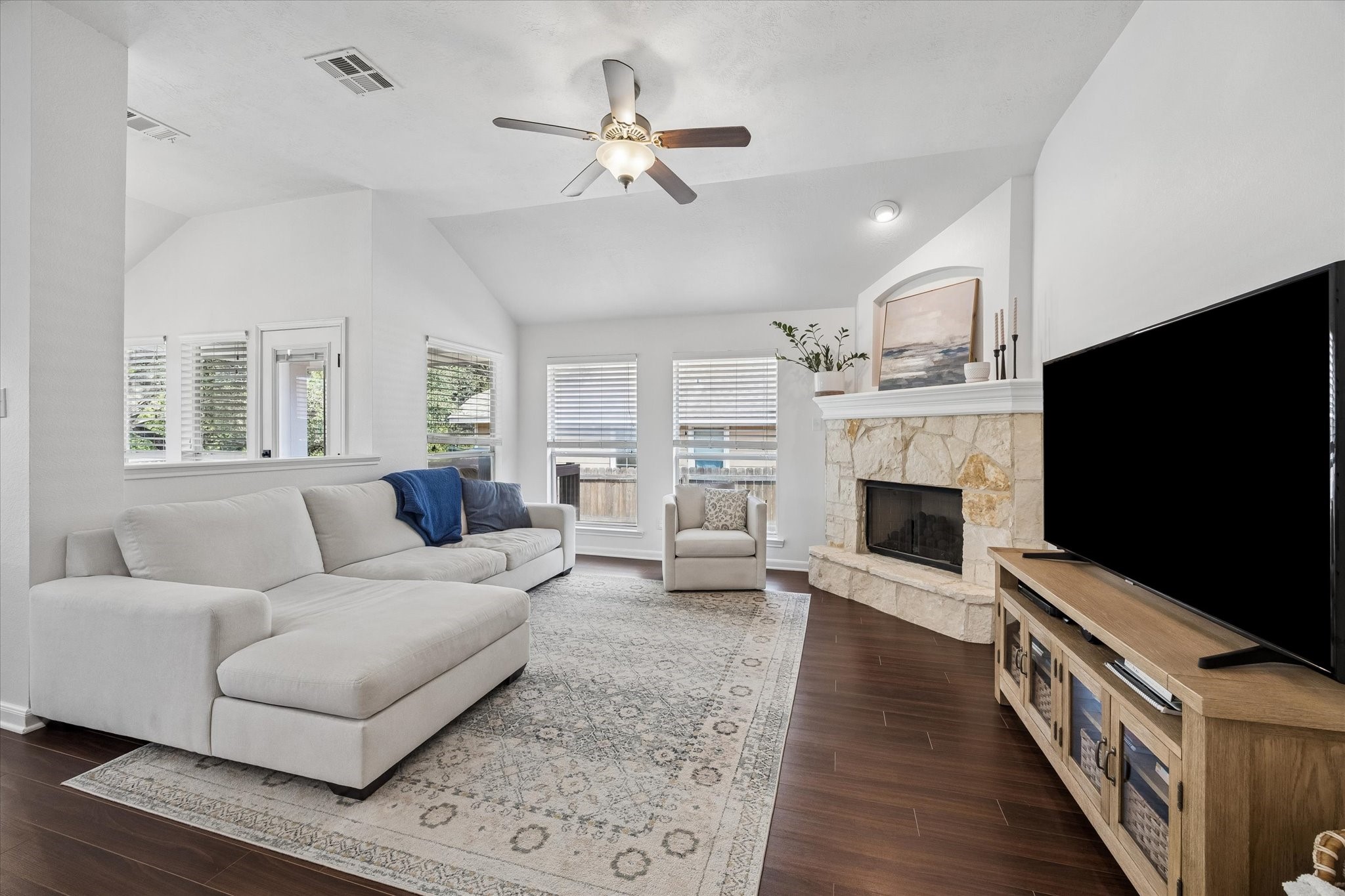 1407 Summer Court Property Photo 12