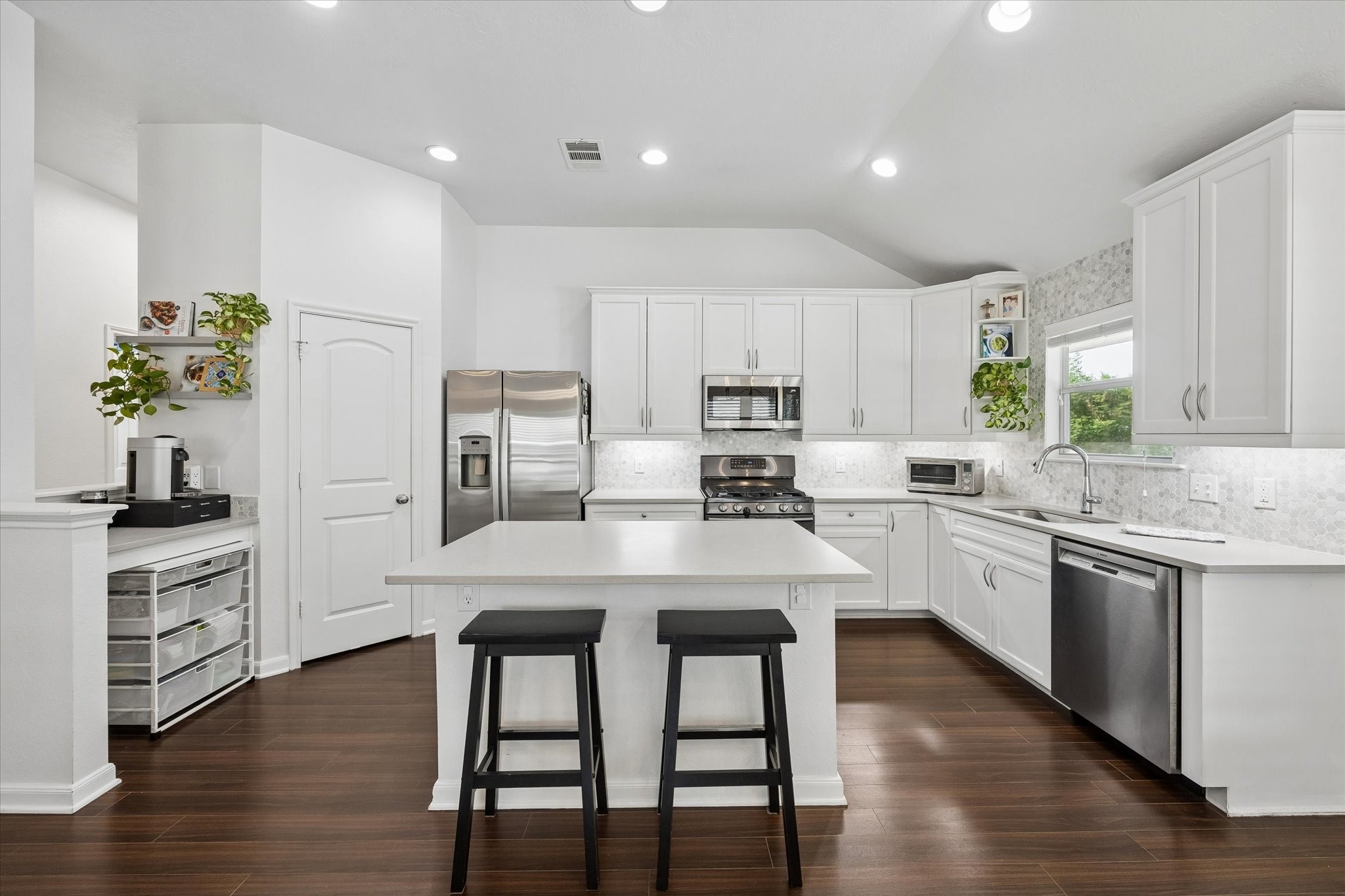 1407 Summer Court Property Photo 15