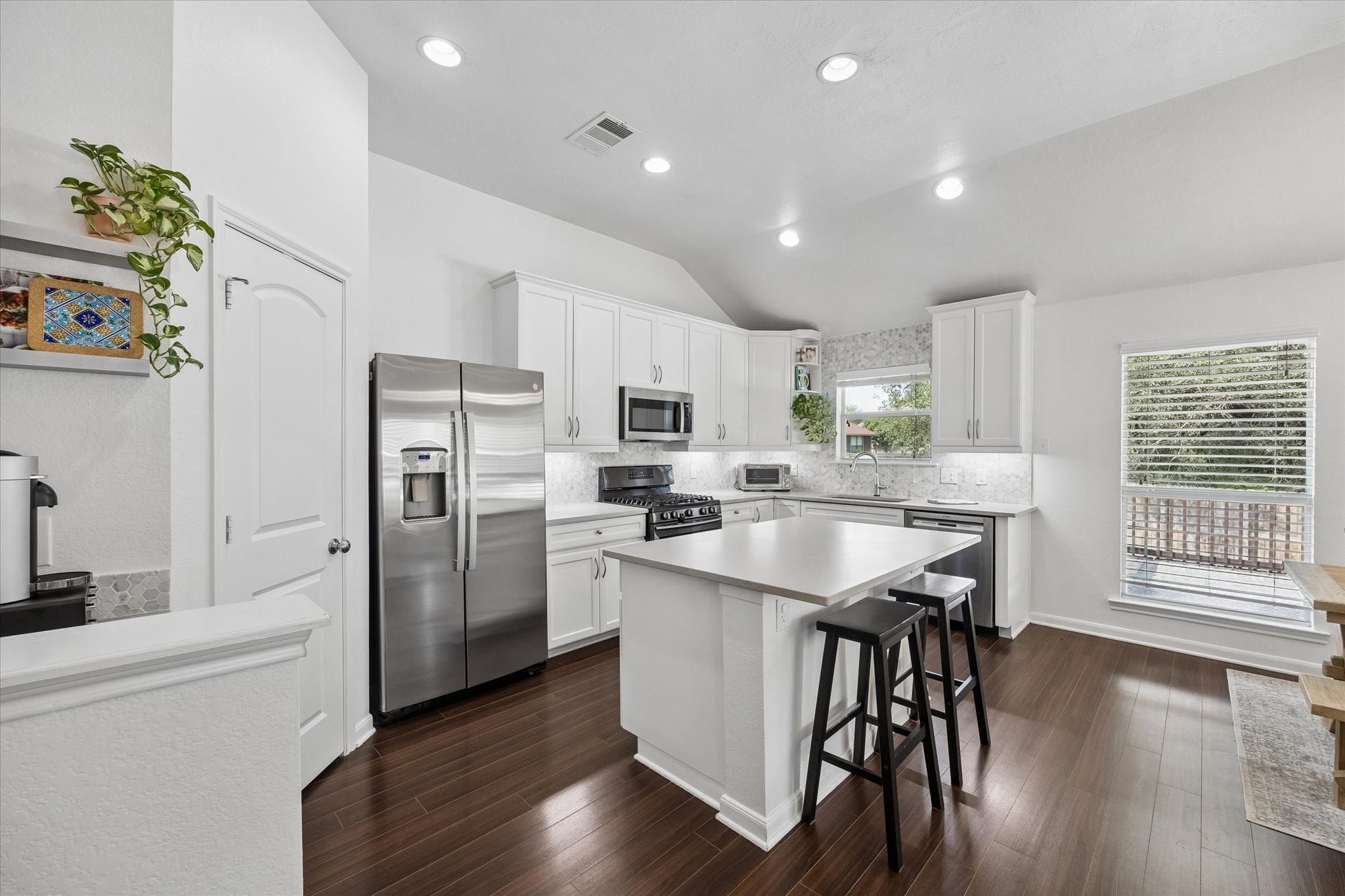 1407 Summer Court Property Photo 19